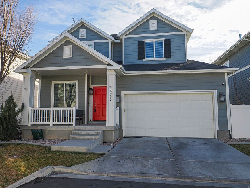 Open house Saturday 10 - 12. Charming home at the end of the street (no traffic).  2,500 sq ft of living space for hosting friends & family! Living room w/ a  fireplace, kitchen w/ a huge island, primary w/ a soaker tub & double vanity - this home has it all!  Peaceful front porch and backyard pergola/seating area.. The backyard shed is powered. Close to shopping, trails, parks & freeways. Square footage figures are provided as a courtesy estimate only & were obtained by county records. Buyer is advised to obtain an independent measurement.