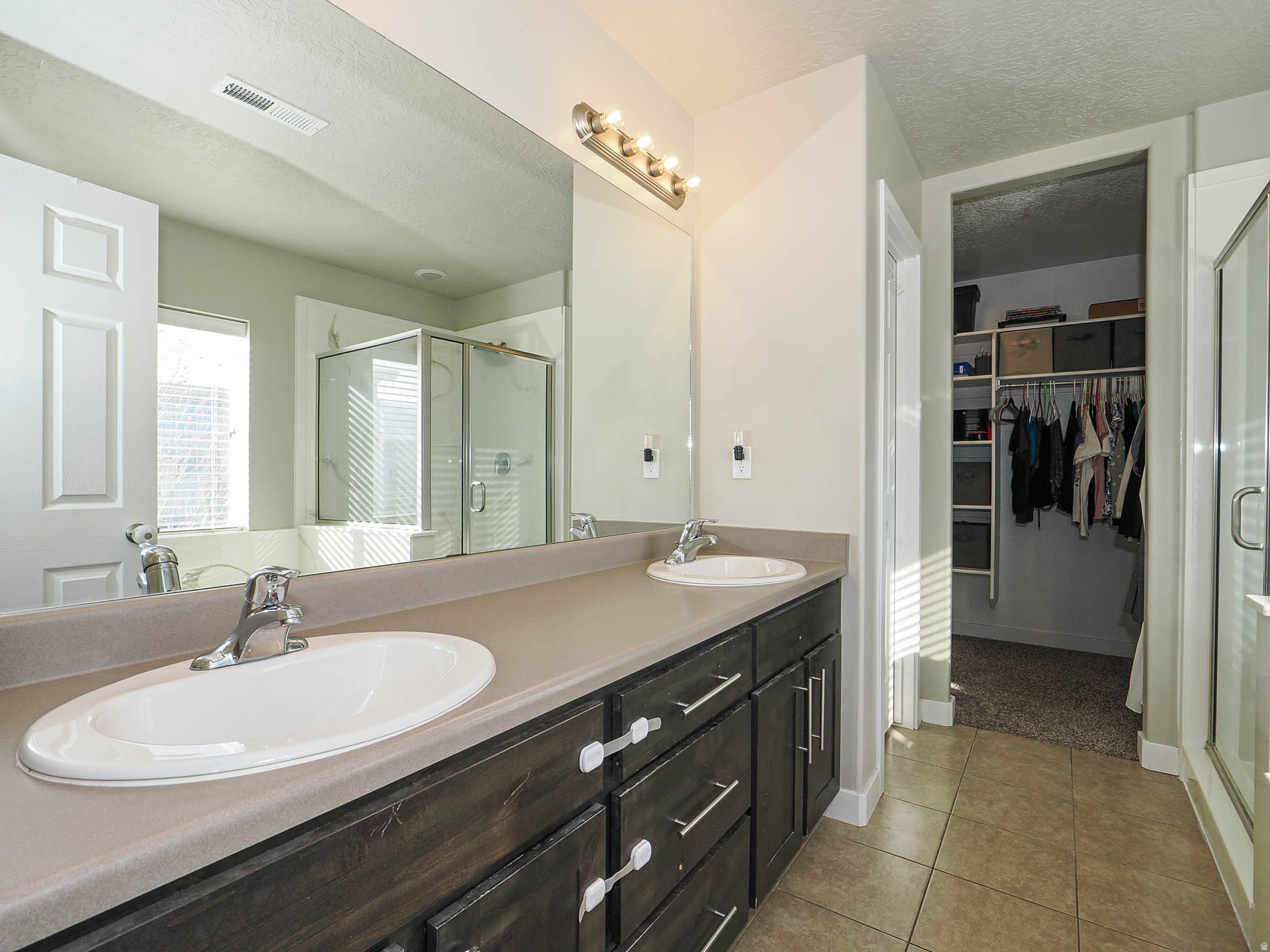 EAST RIVERWALK - Residential