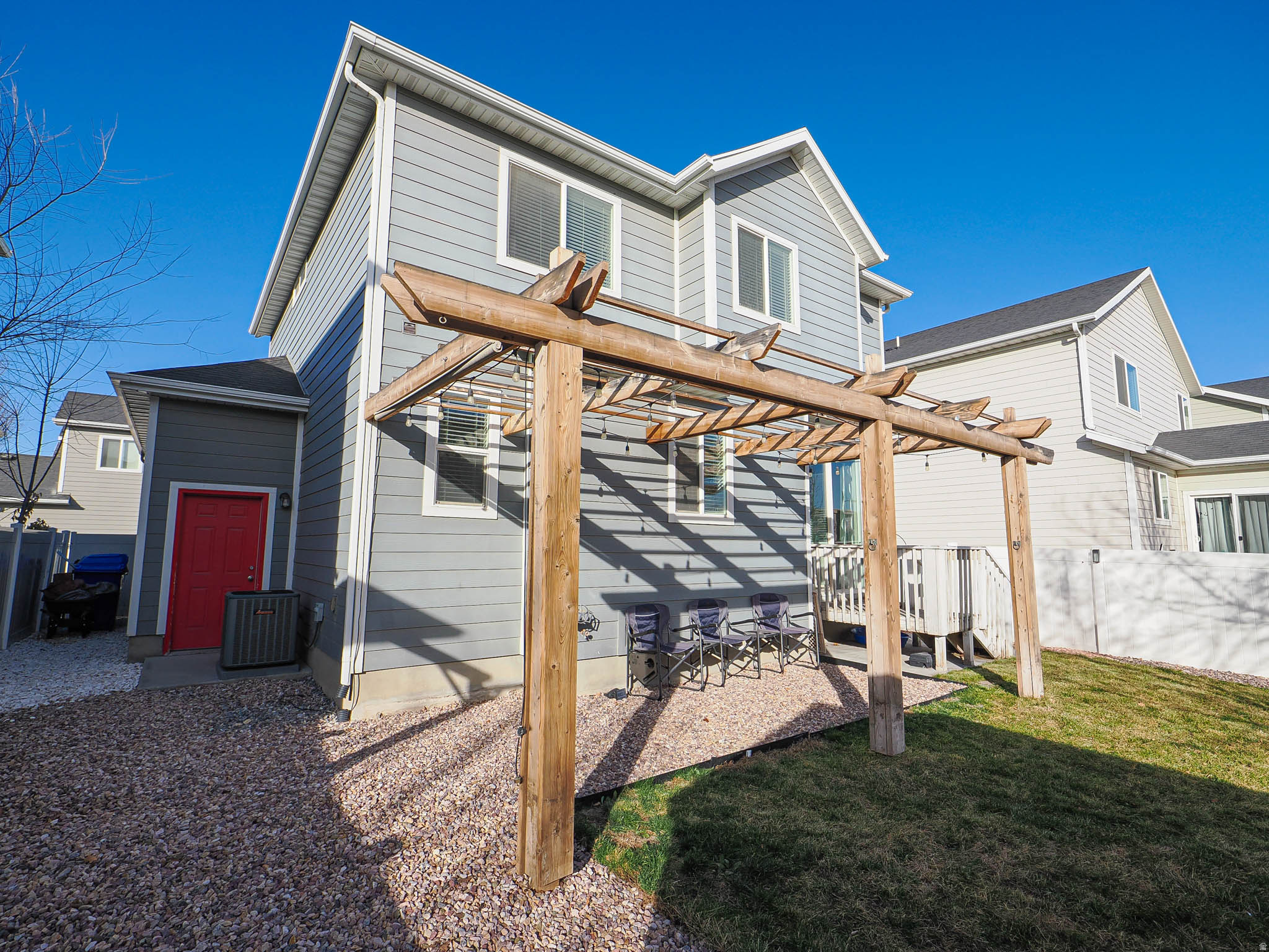 EAST RIVERWALK - Residential