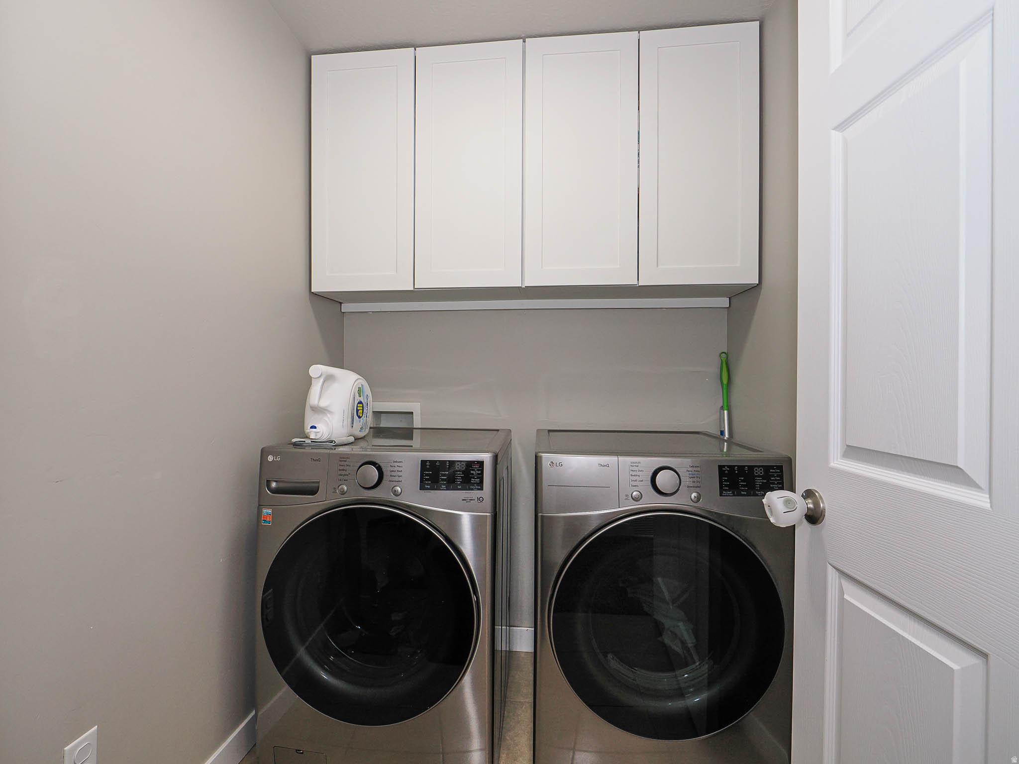 EAST RIVERWALK - Residential