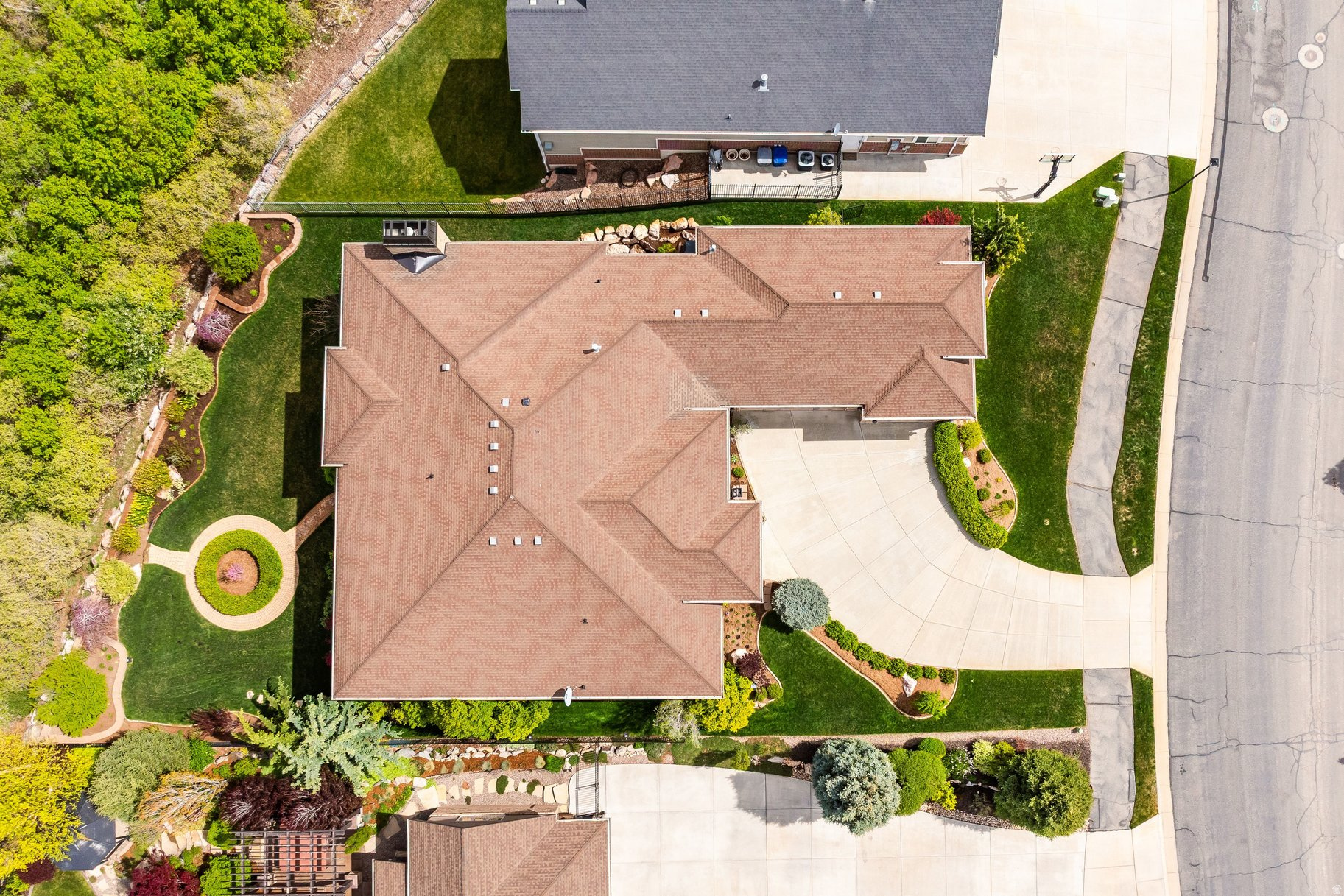 EAGLEPOINTE ESTATES - Residential