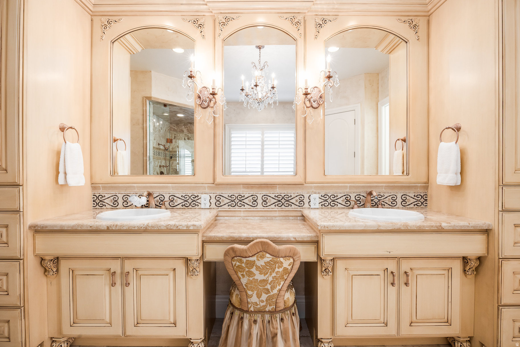 EAGLEPOINTE ESTATES - Residential