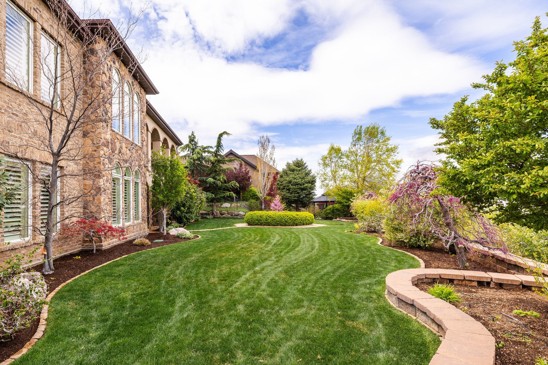 EAGLEPOINTE ESTATES - Residential