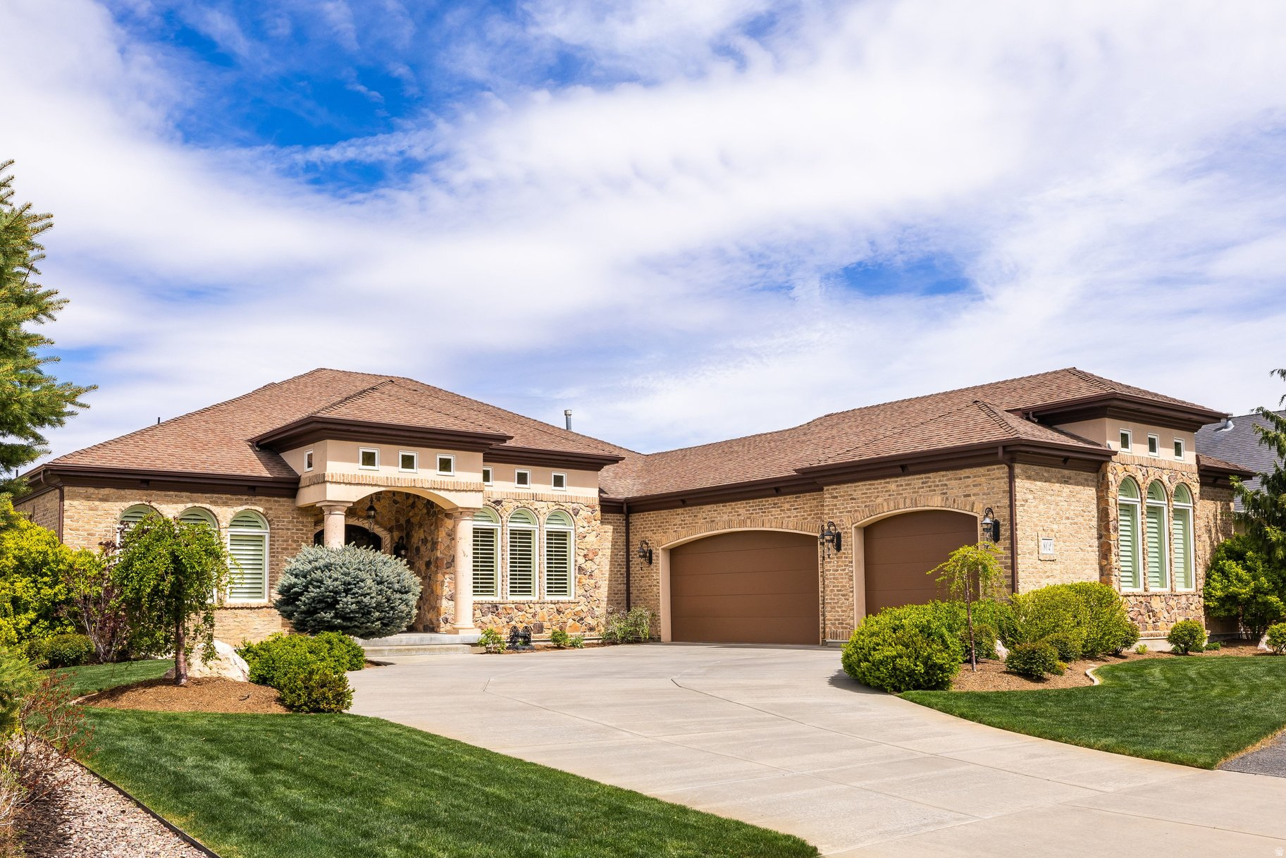 EAGLEPOINTE ESTATES - Residential