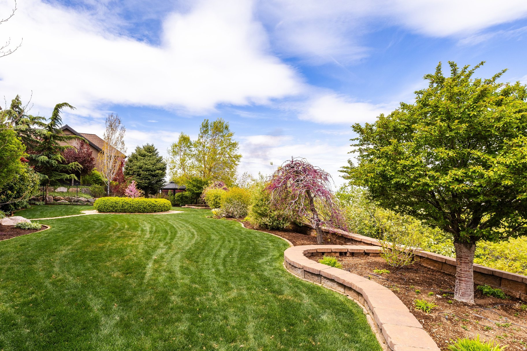 EAGLEPOINTE ESTATES - Residential