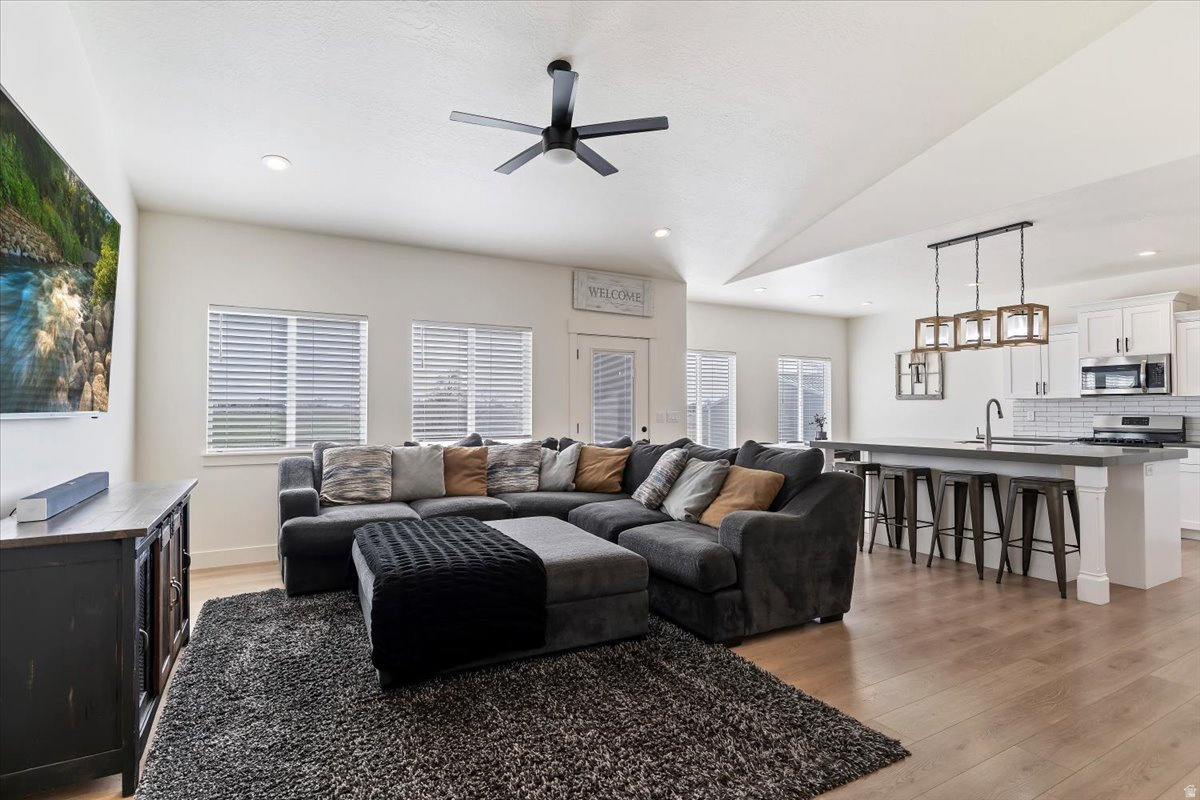 HYLANDS RANCH - Residential