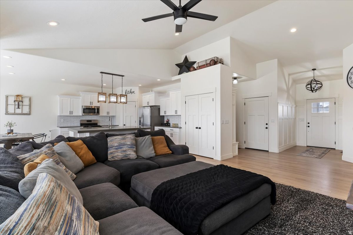 HYLANDS RANCH - Residential