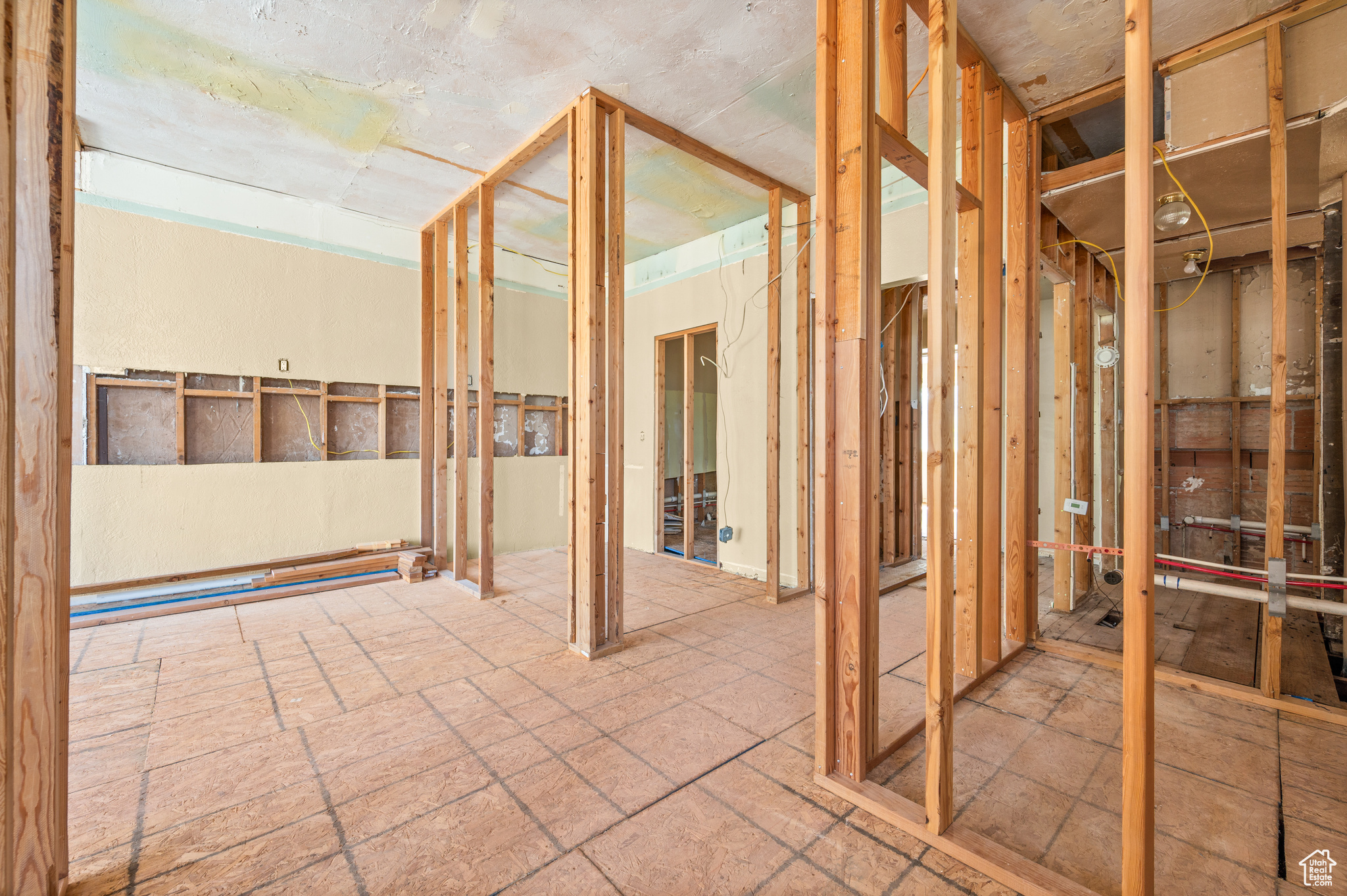 HIGHLAND - Commercial Sale