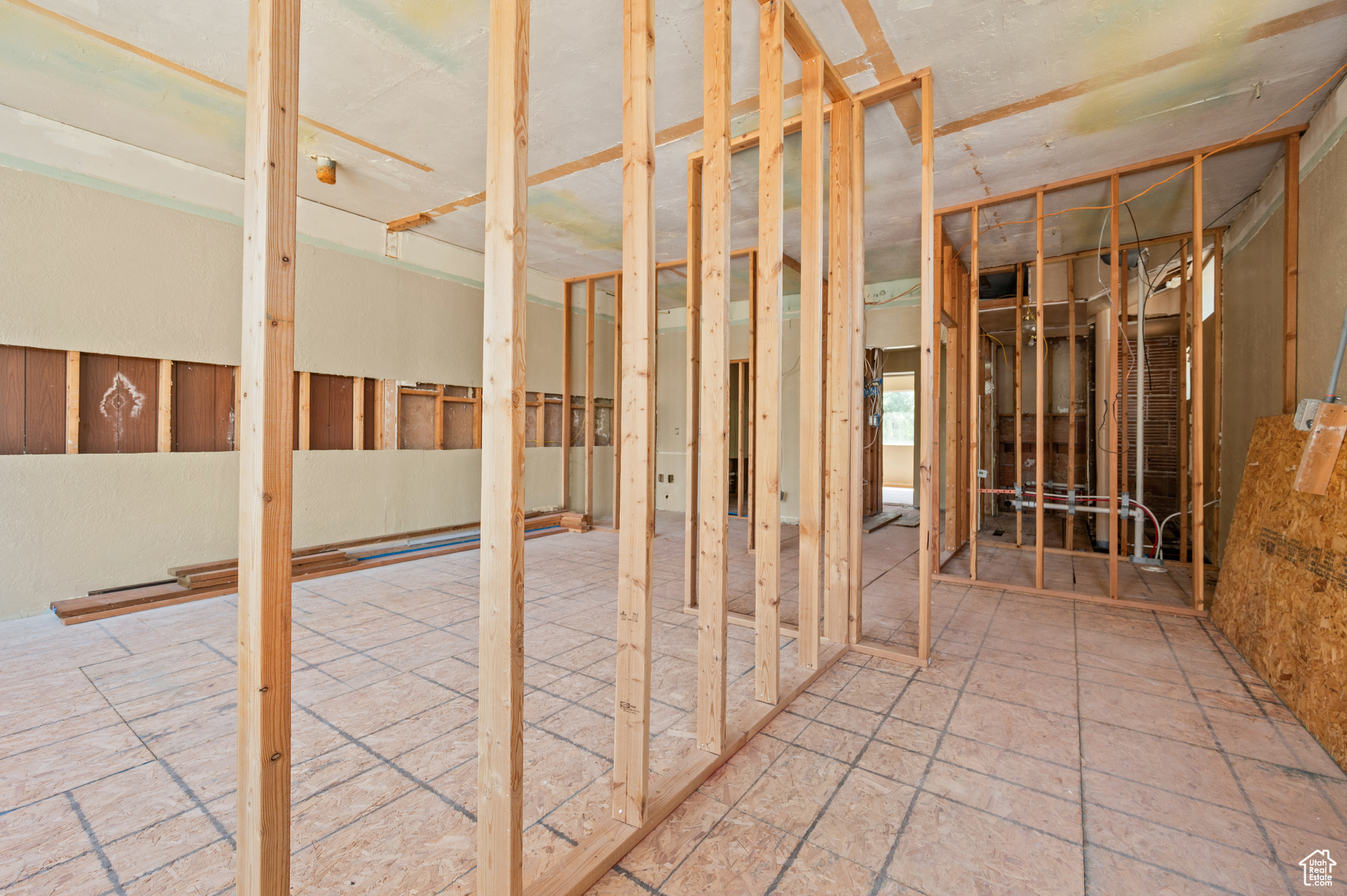 HIGHLAND - Commercial Sale