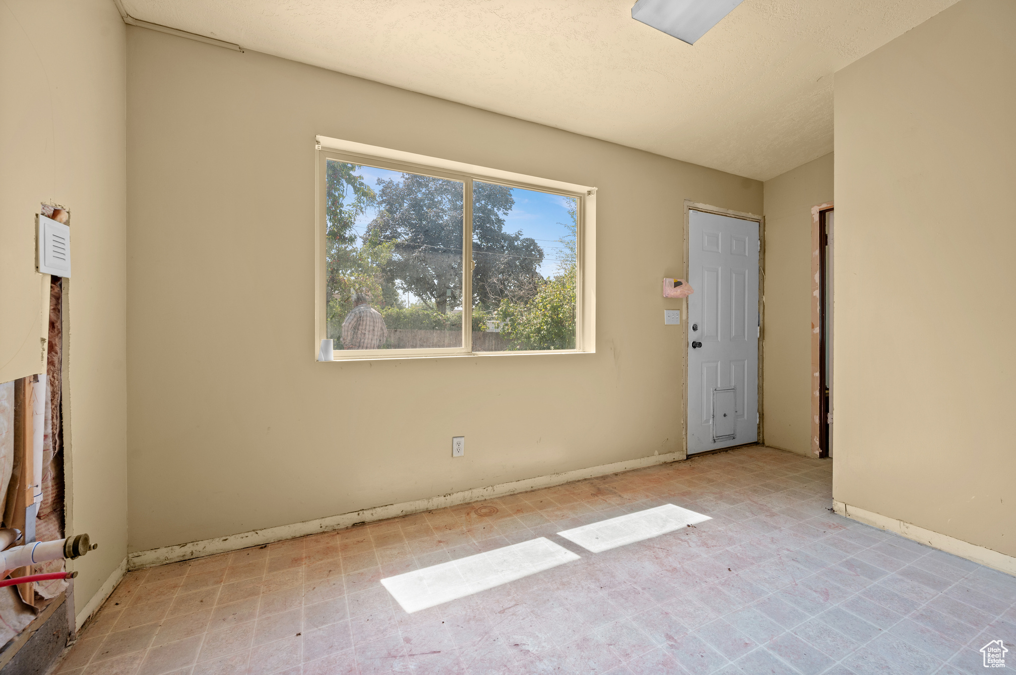 HIGHLAND - Commercial Sale