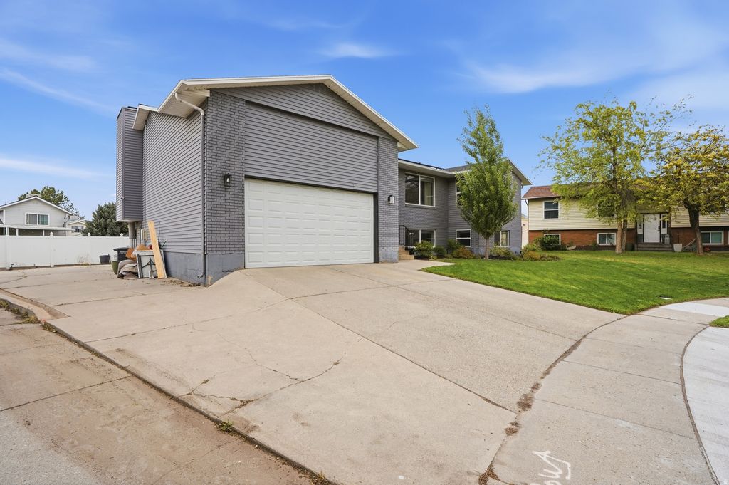 Photo of 1782 W 800 N, Salt Lake City, UT 84116 (MLS # 2152631)