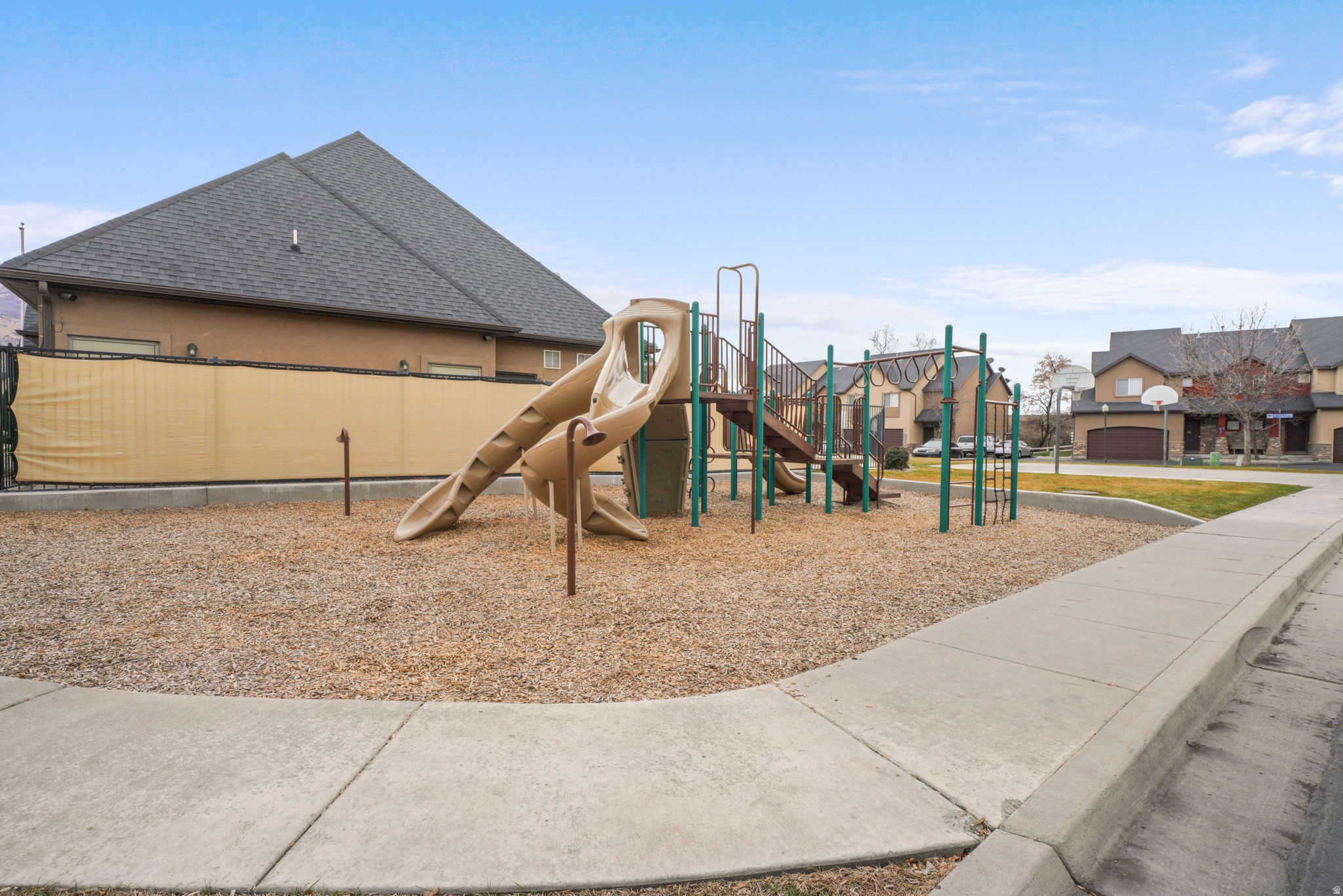 MAPLEWOOD - Residential