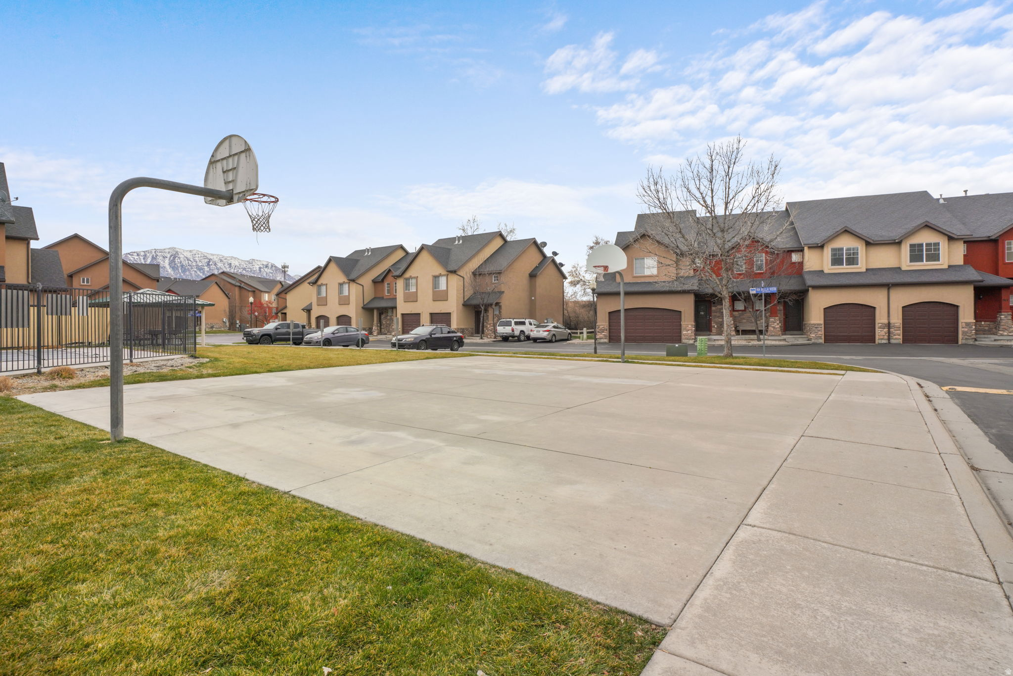 MAPLEWOOD - Residential