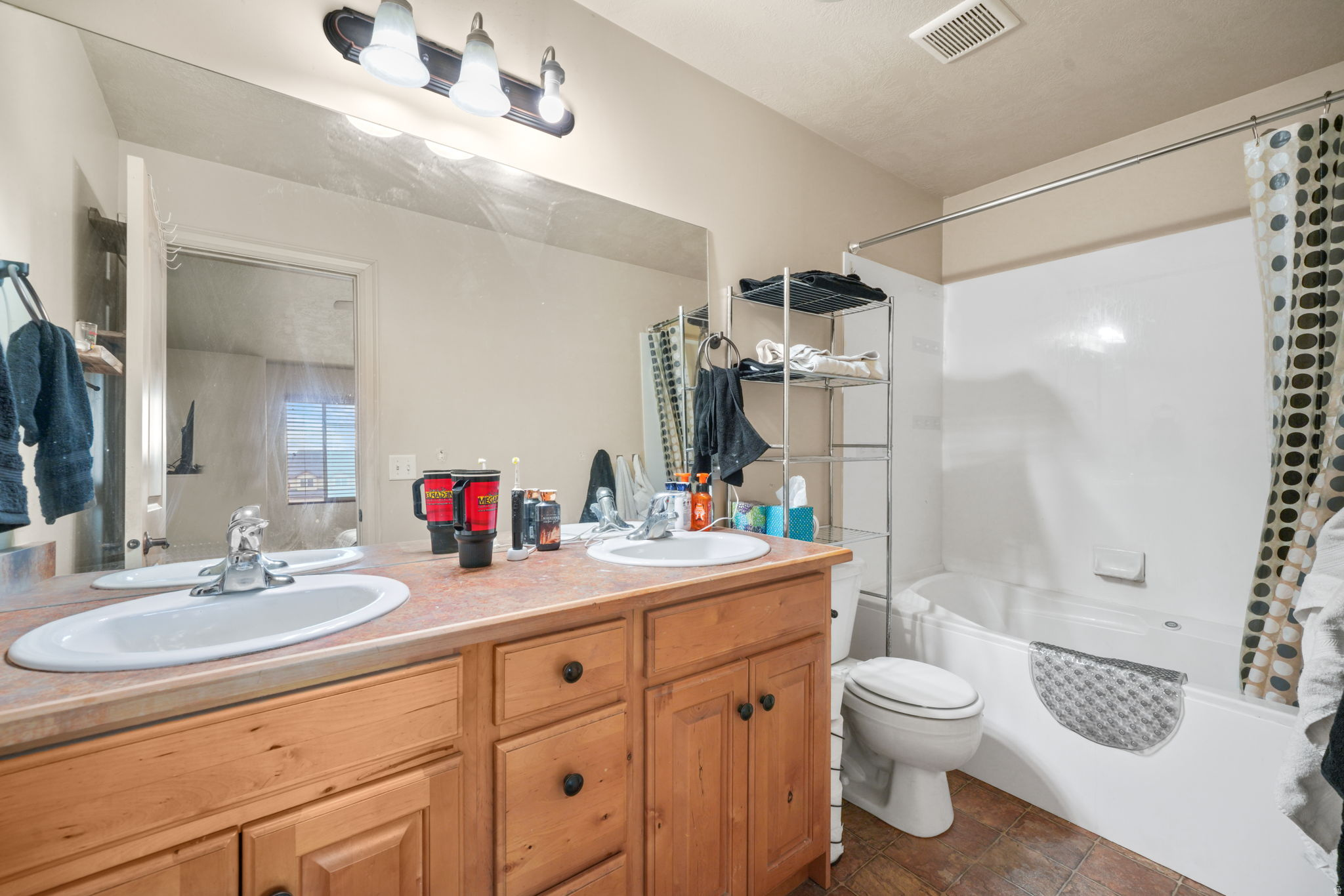 MAPLEWOOD - Residential