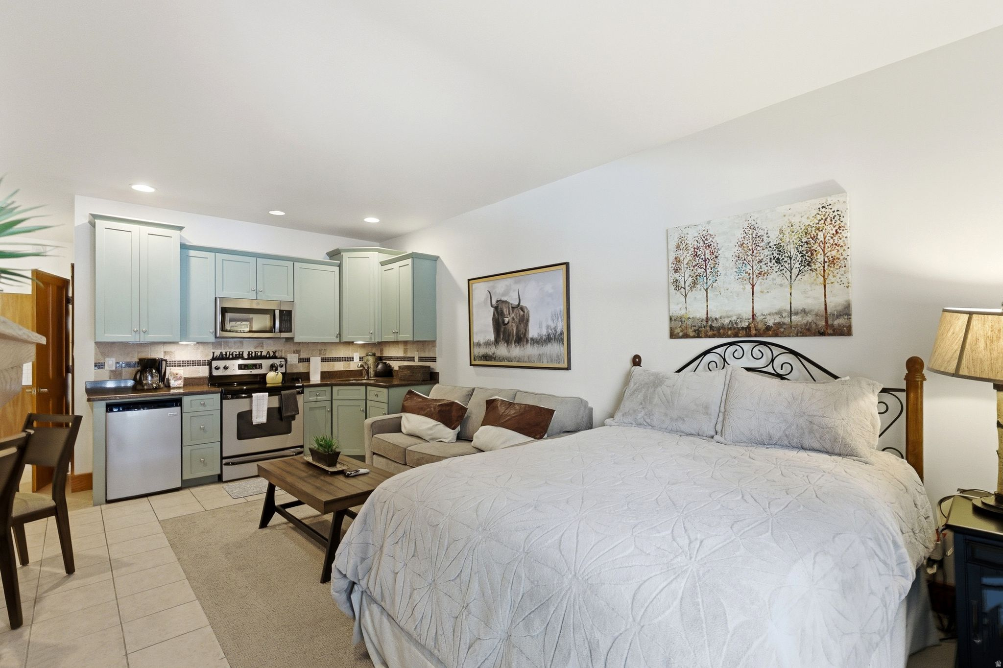 PROSPECTOR SQUARE - Residential