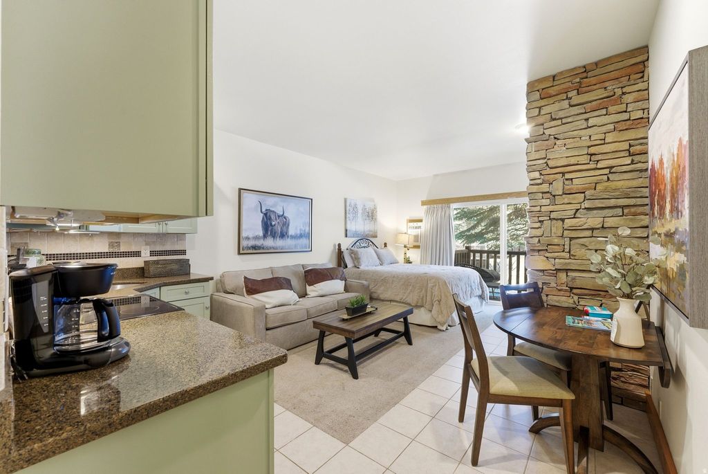 Photo of 2305 SIDEWINDER DR #911, Park City, UT 84060 (MLS # 2139856)