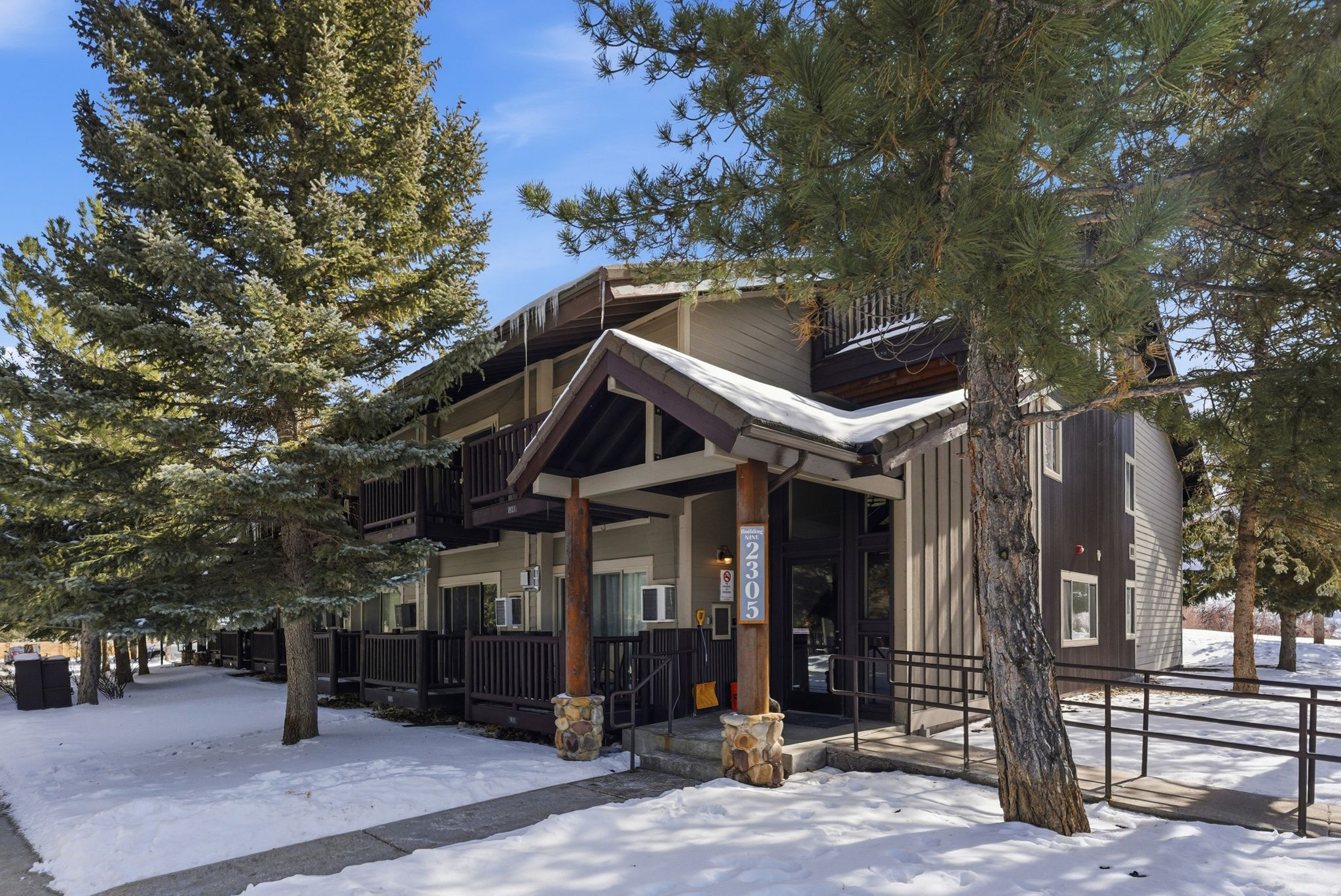 PROSPECTOR SQUARE - Residential