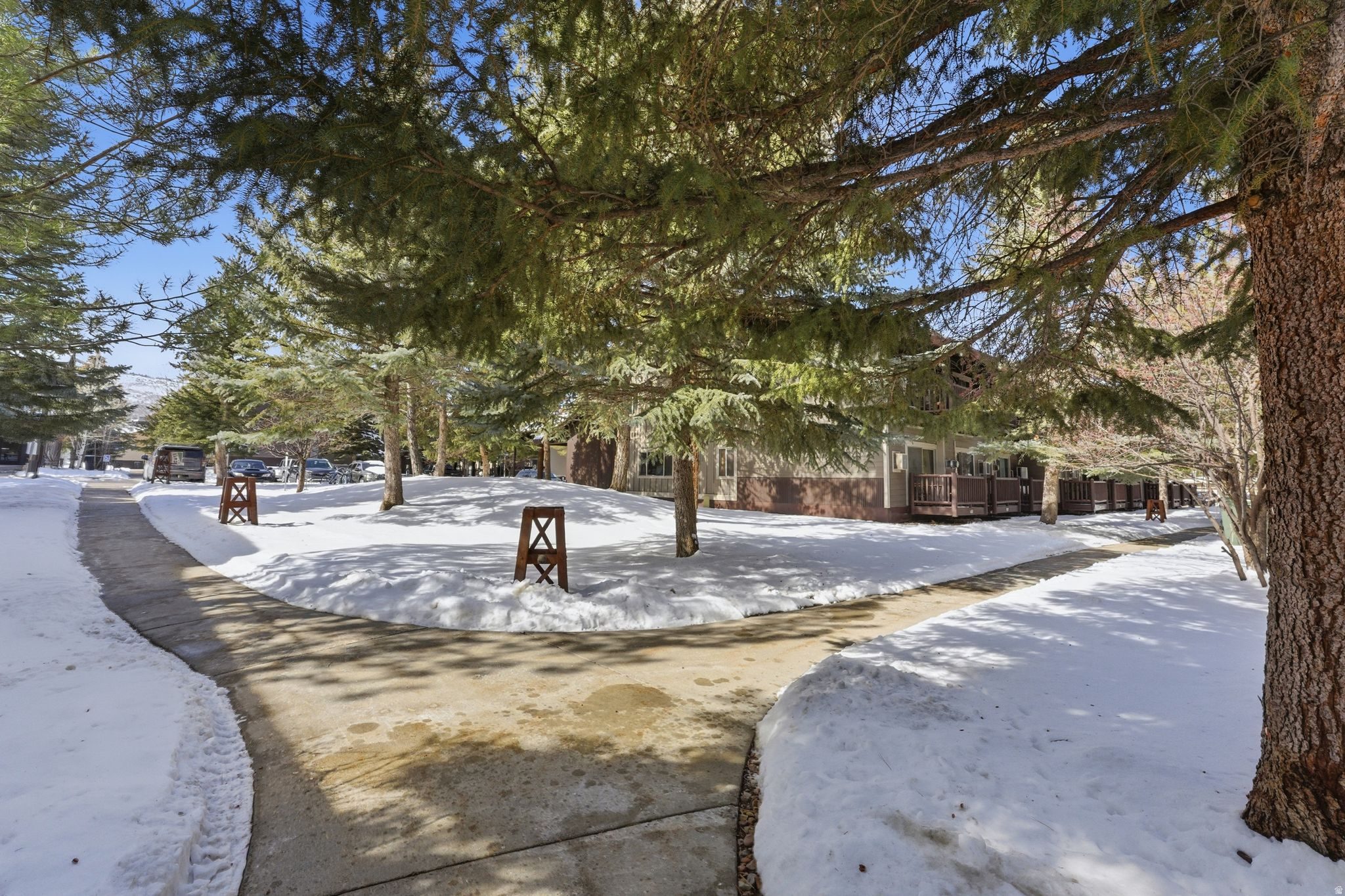 PROSPECTOR SQUARE - Residential