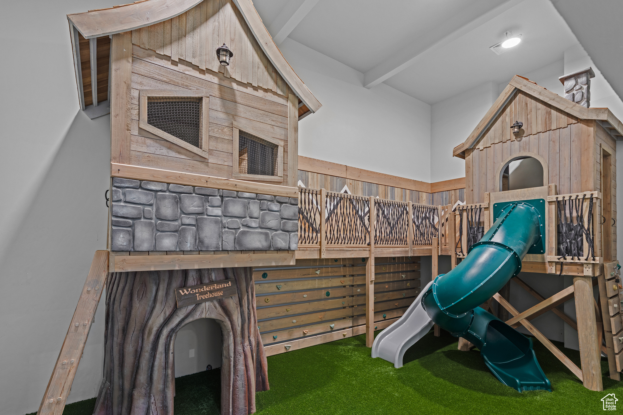 CABIN HOLLOW SUB LOT 3 - Residential