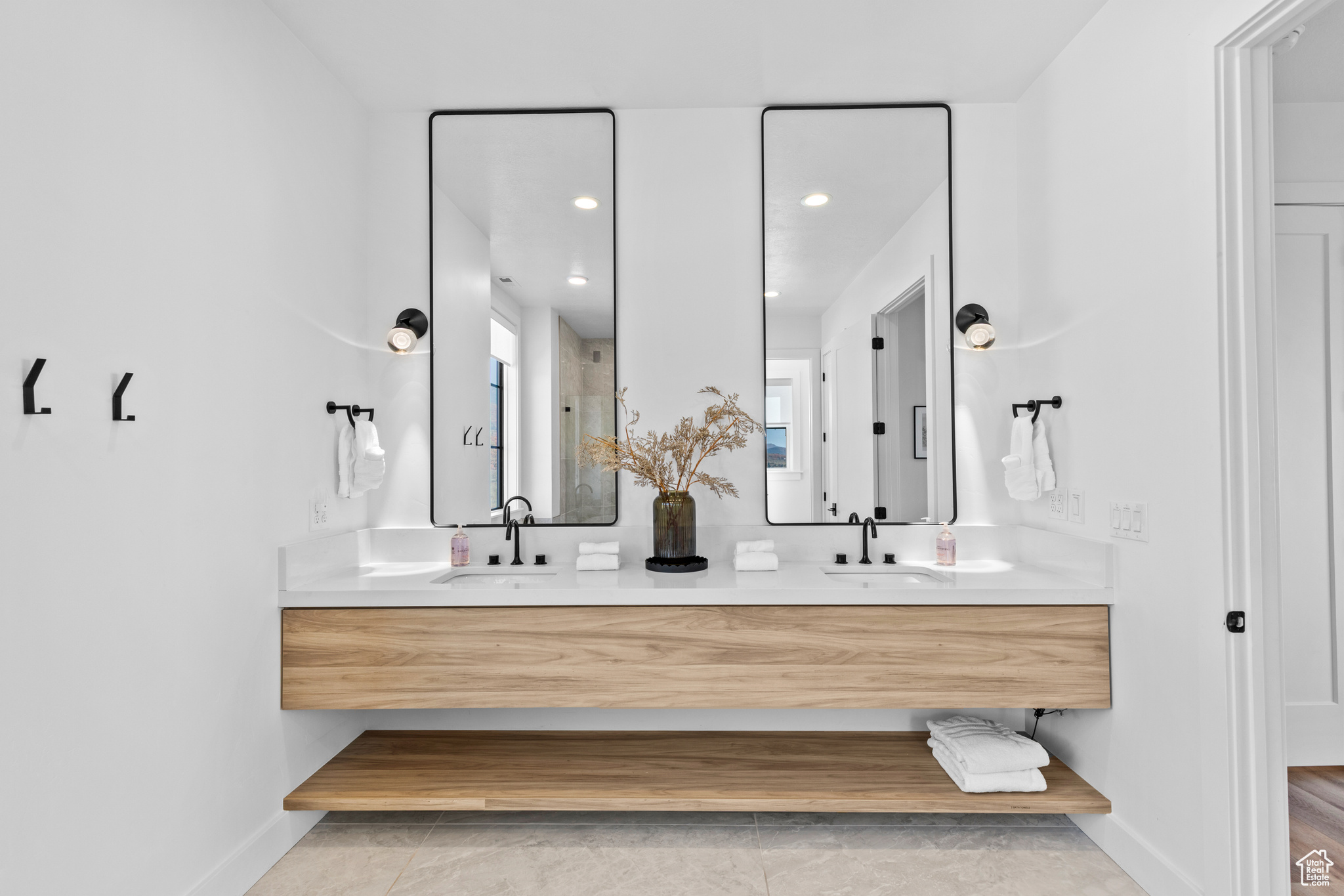 CABIN HOLLOW SUB LOT 3 - Residential