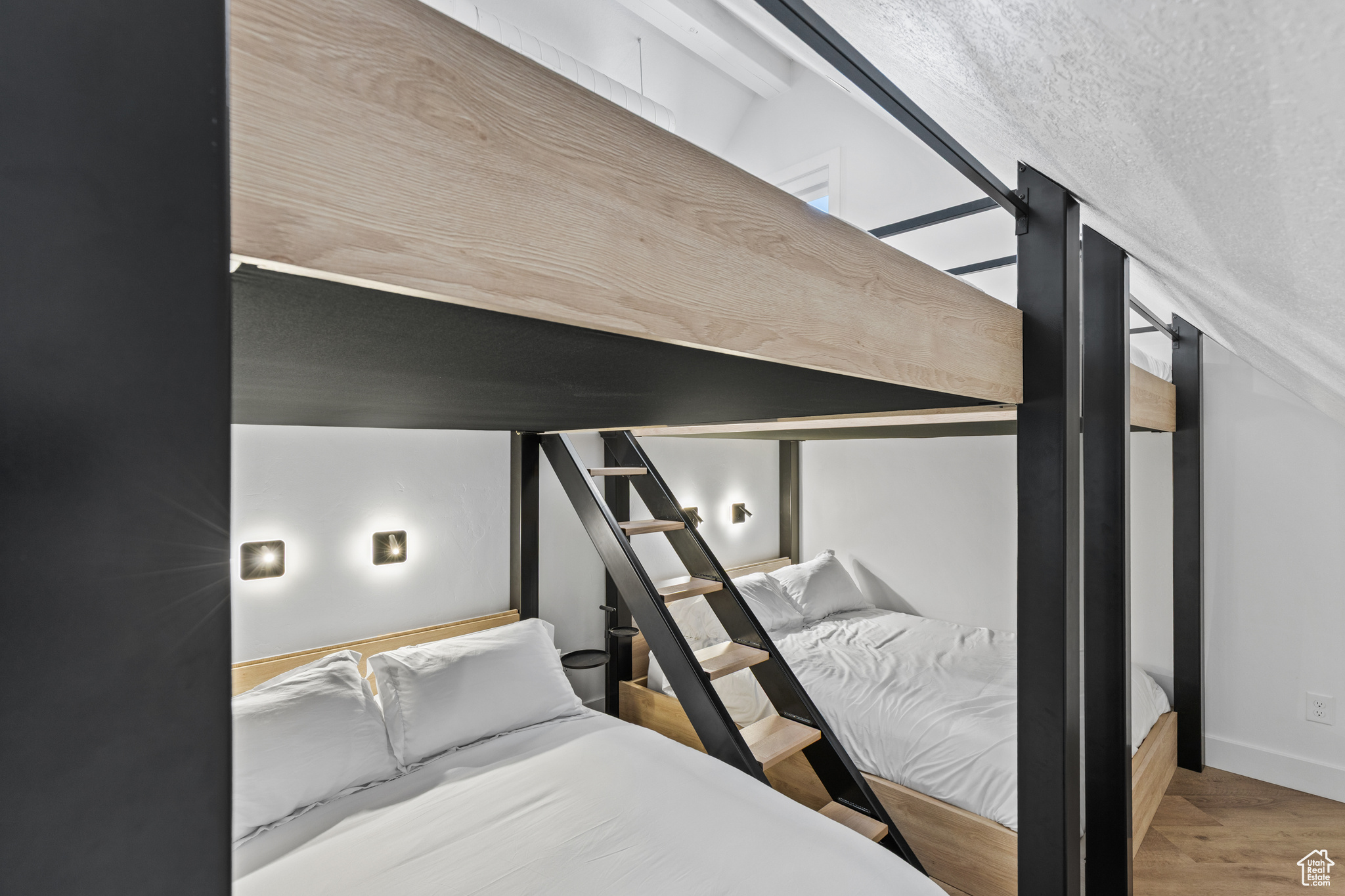 CABIN HOLLOW SUB LOT 3 - Residential