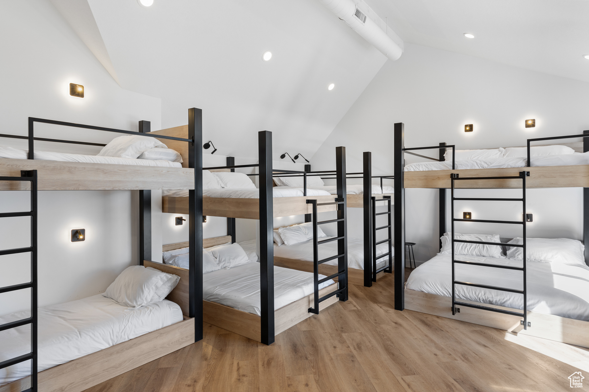 CABIN HOLLOW SUB LOT 3 - Residential