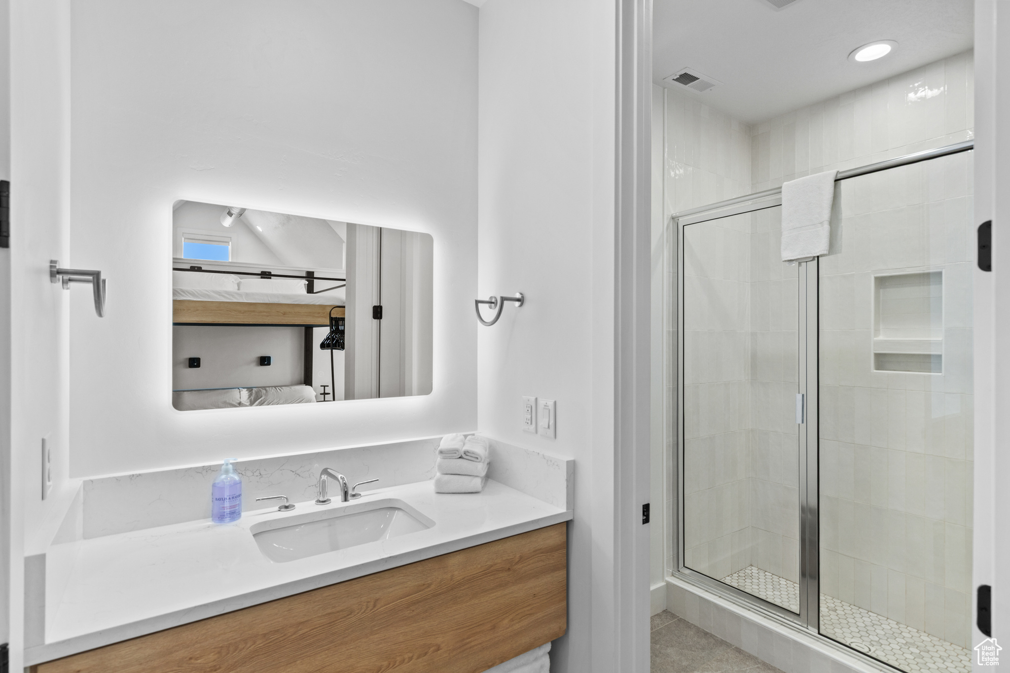 CABIN HOLLOW SUB LOT 3 - Residential