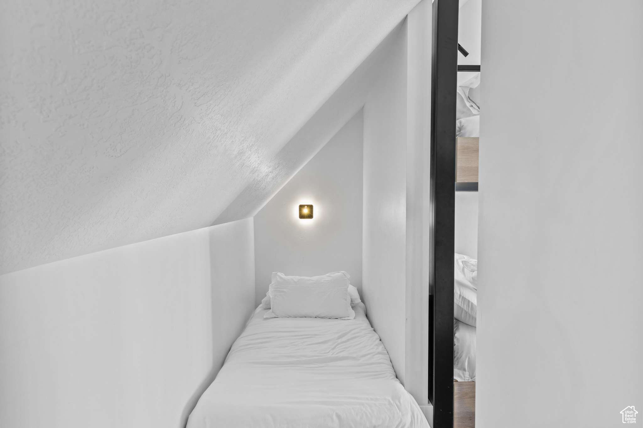 CABIN HOLLOW SUB LOT 3 - Residential