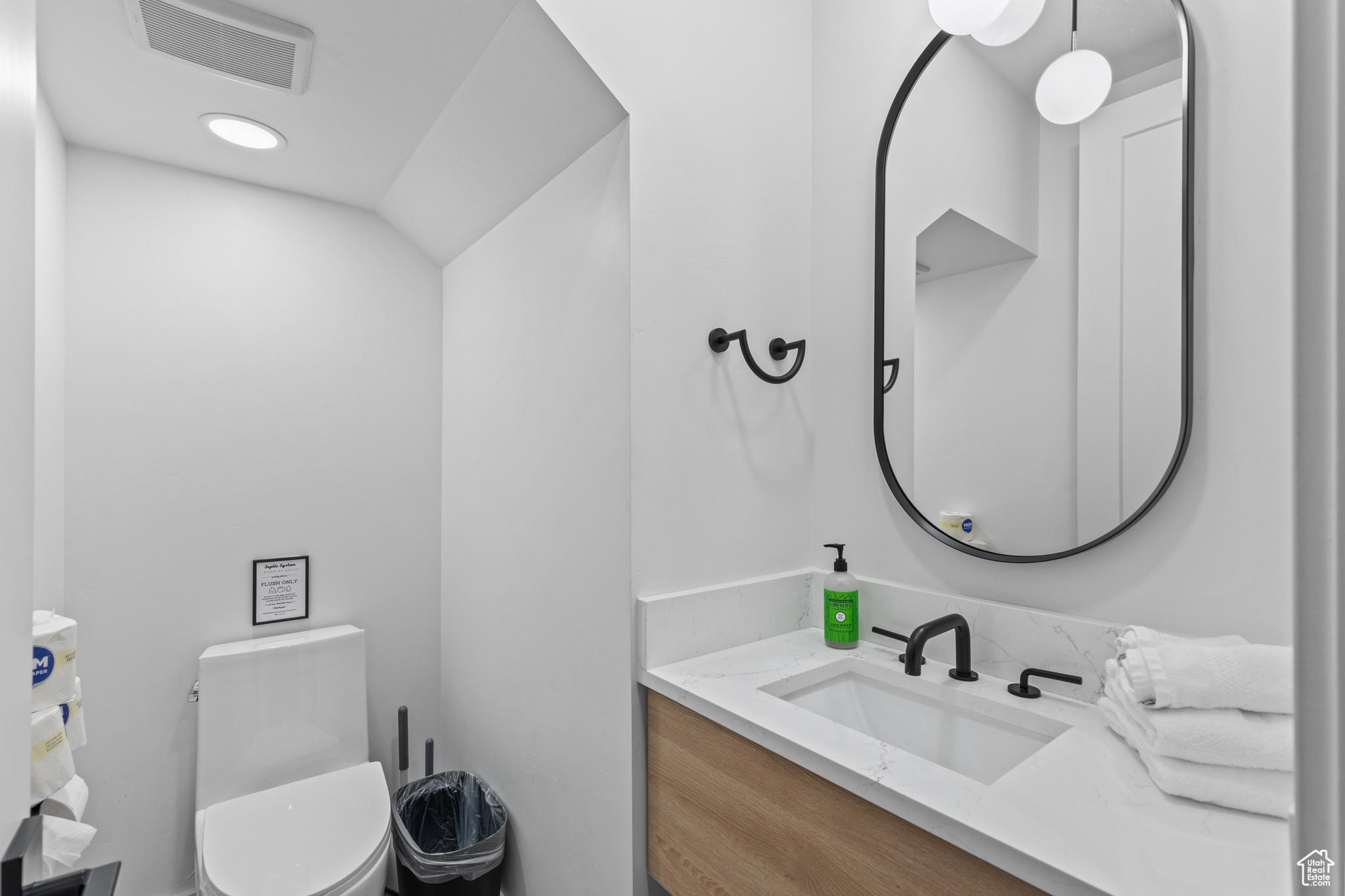 CABIN HOLLOW SUB LOT 3 - Residential