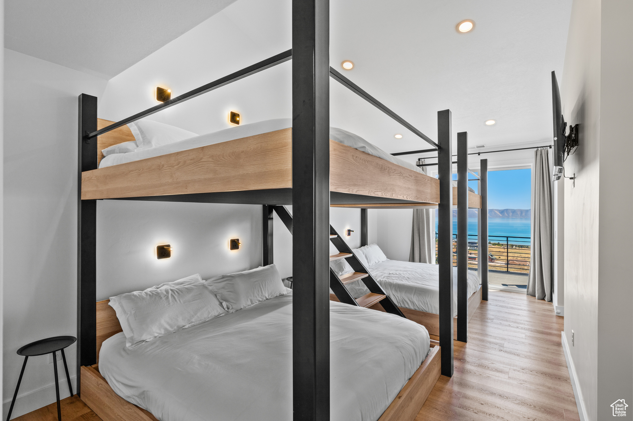 CABIN HOLLOW SUB LOT 3 - Residential