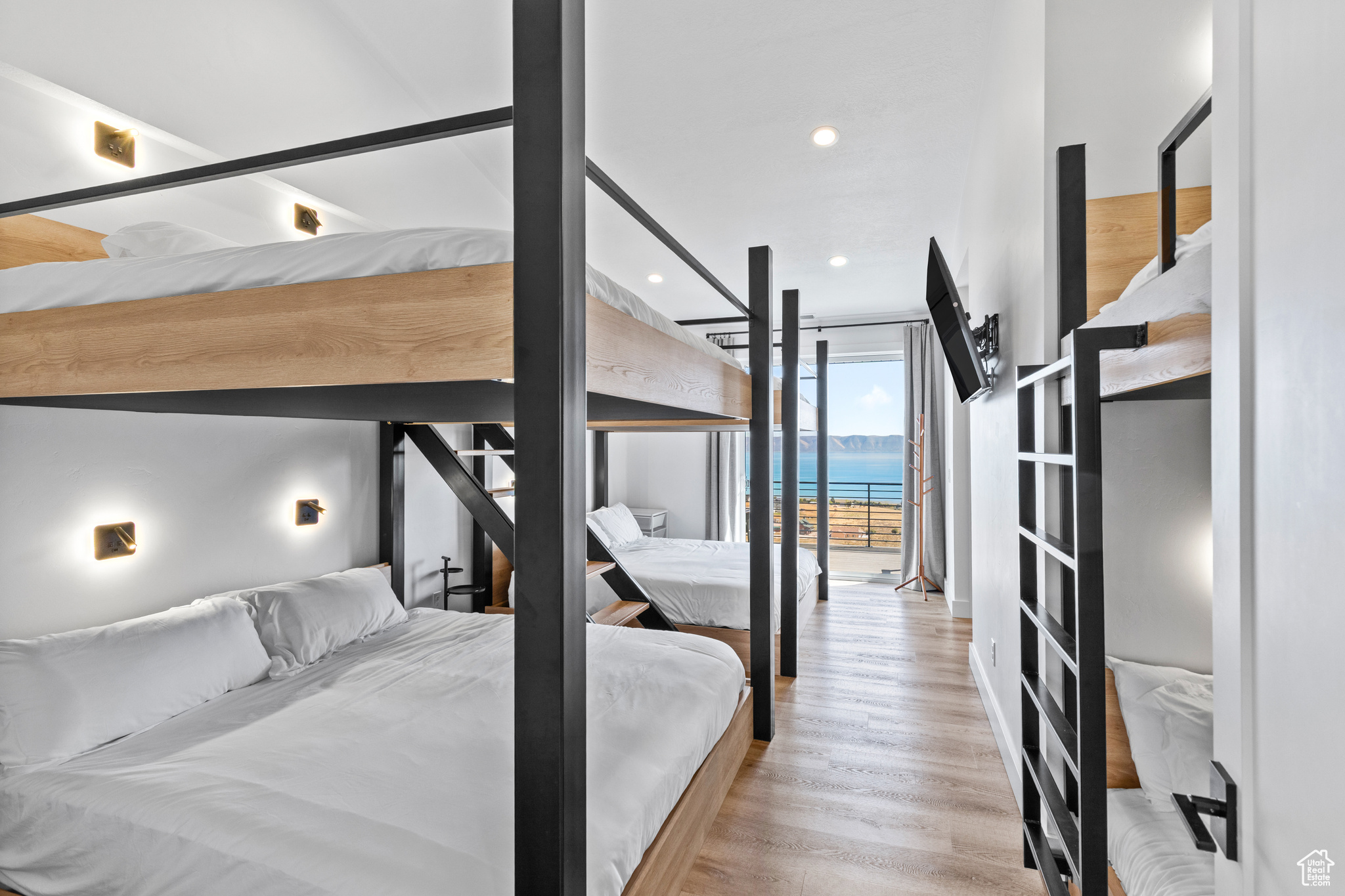 CABIN HOLLOW SUB LOT 3 - Residential