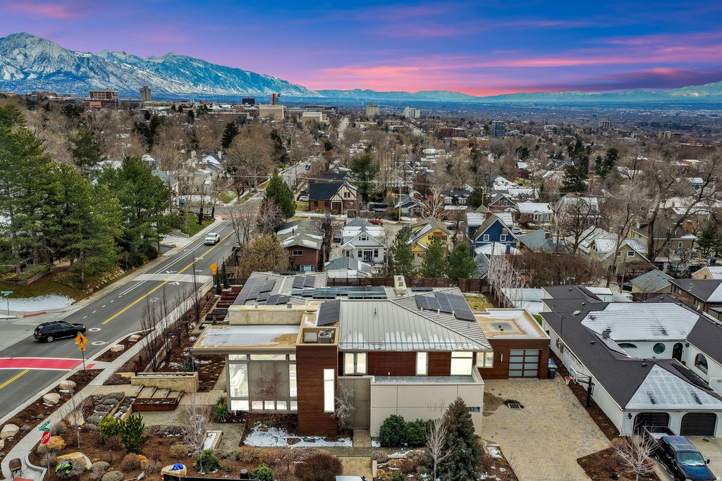 Photo of 239 N VIRGINIA ST, Salt Lake City, UT 84103 (MLS # 2142885)