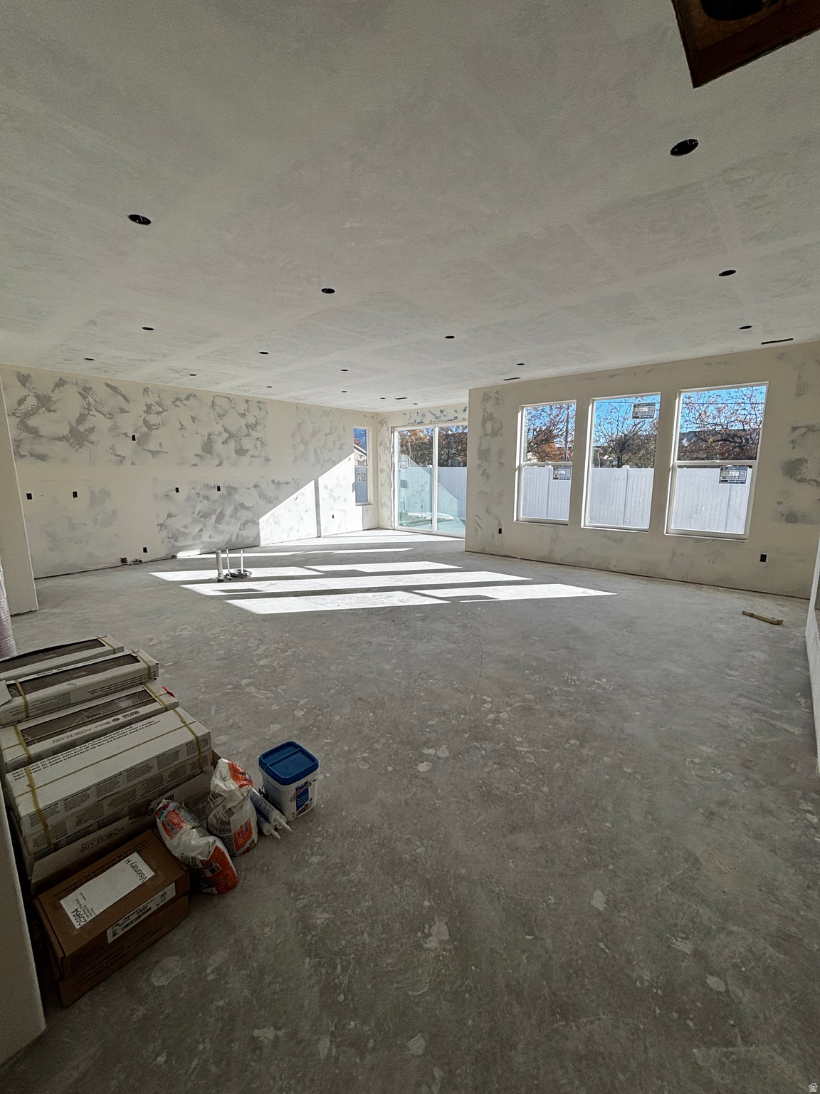 RIVERGATE - Residential