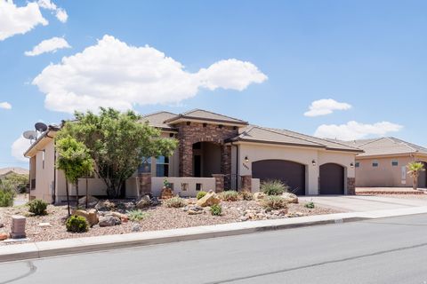 Tiny photo for 2005 W 450 CIR S, Saint George, UT 84770 (MLS # 2158667)