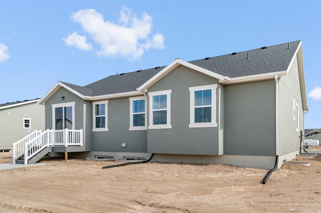 Photo of 3036 W 2600 N, Clinton, UT 84015 (MLS # 2126210)
