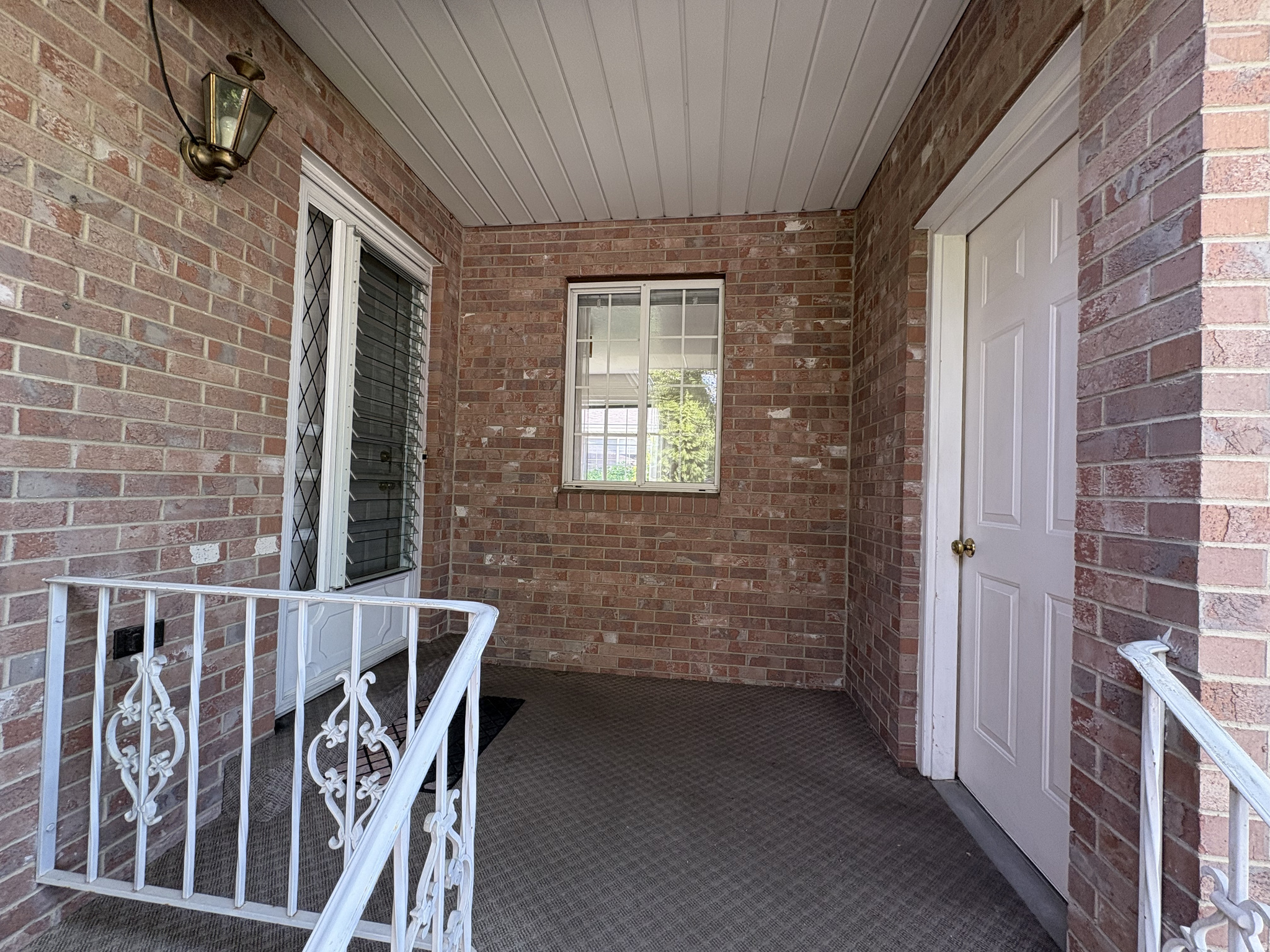 LAKECREST - Residential Income