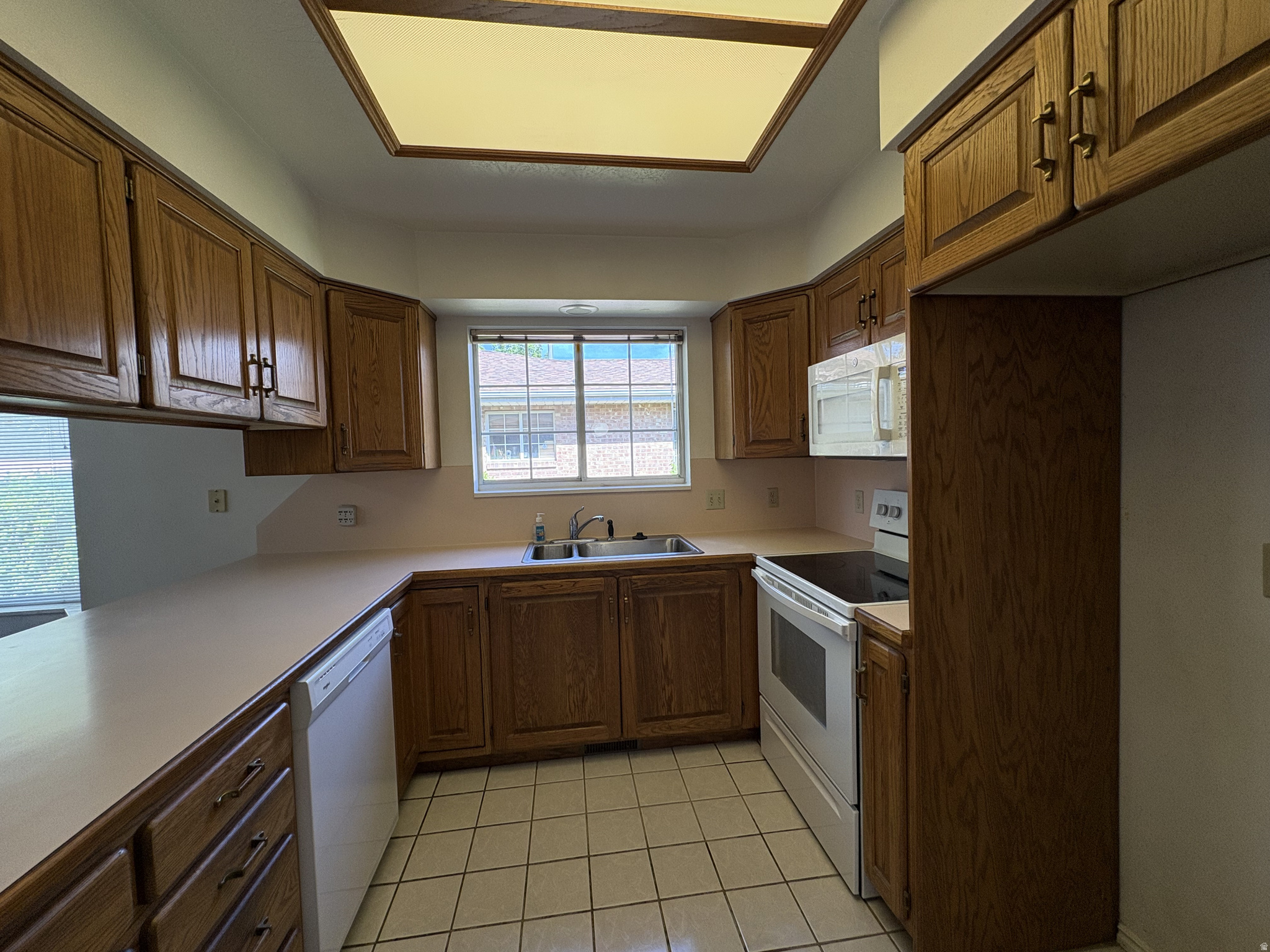 LAKECREST - Residential Income