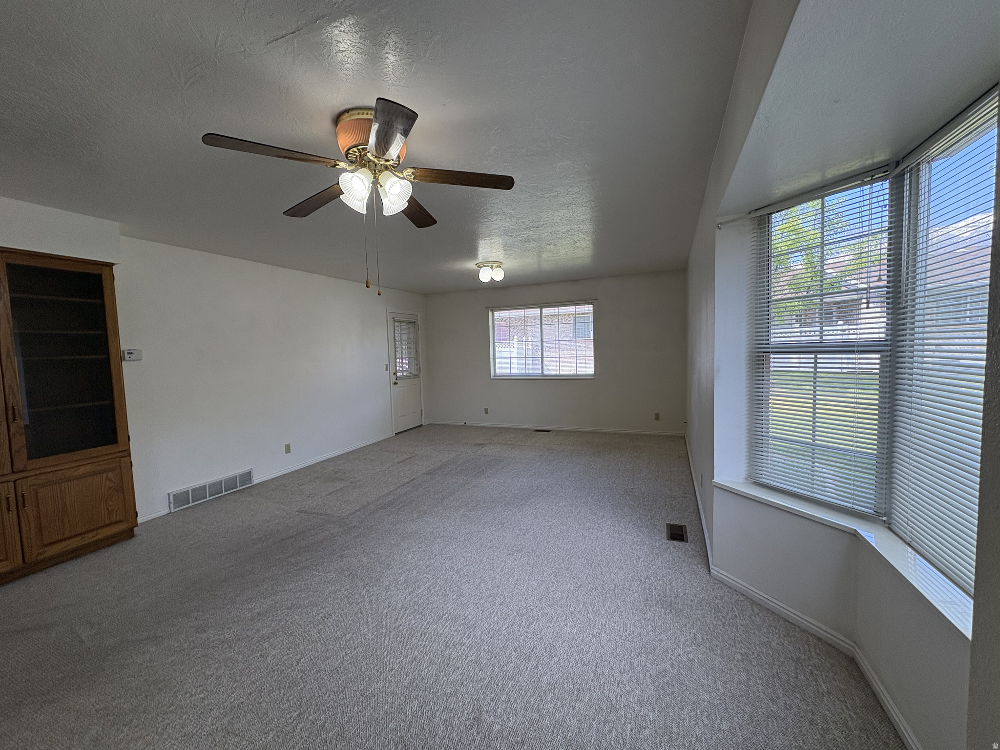 LAKECREST - Residential Income