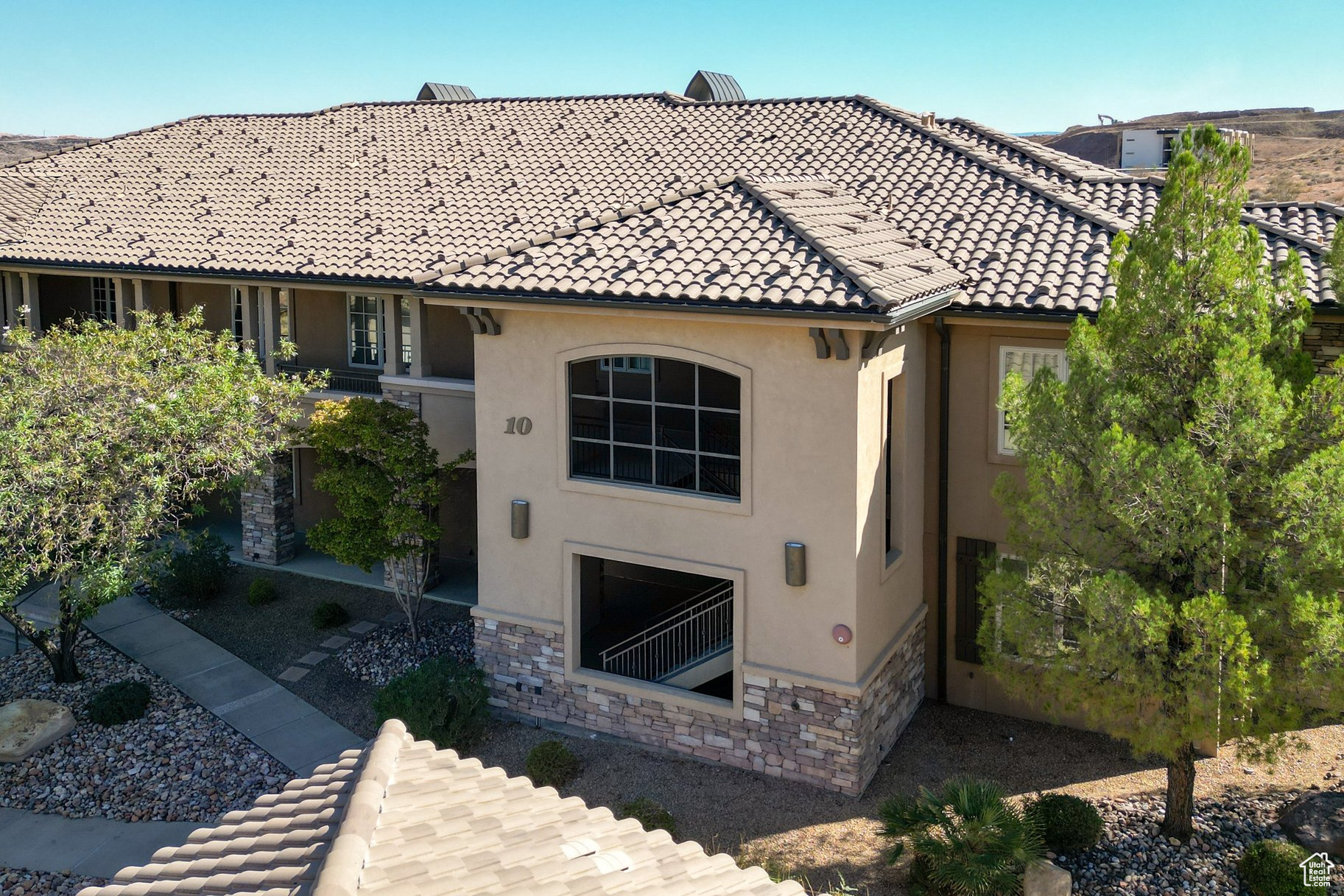 PELICAN HILLS CONDOMINIUMS - Residential