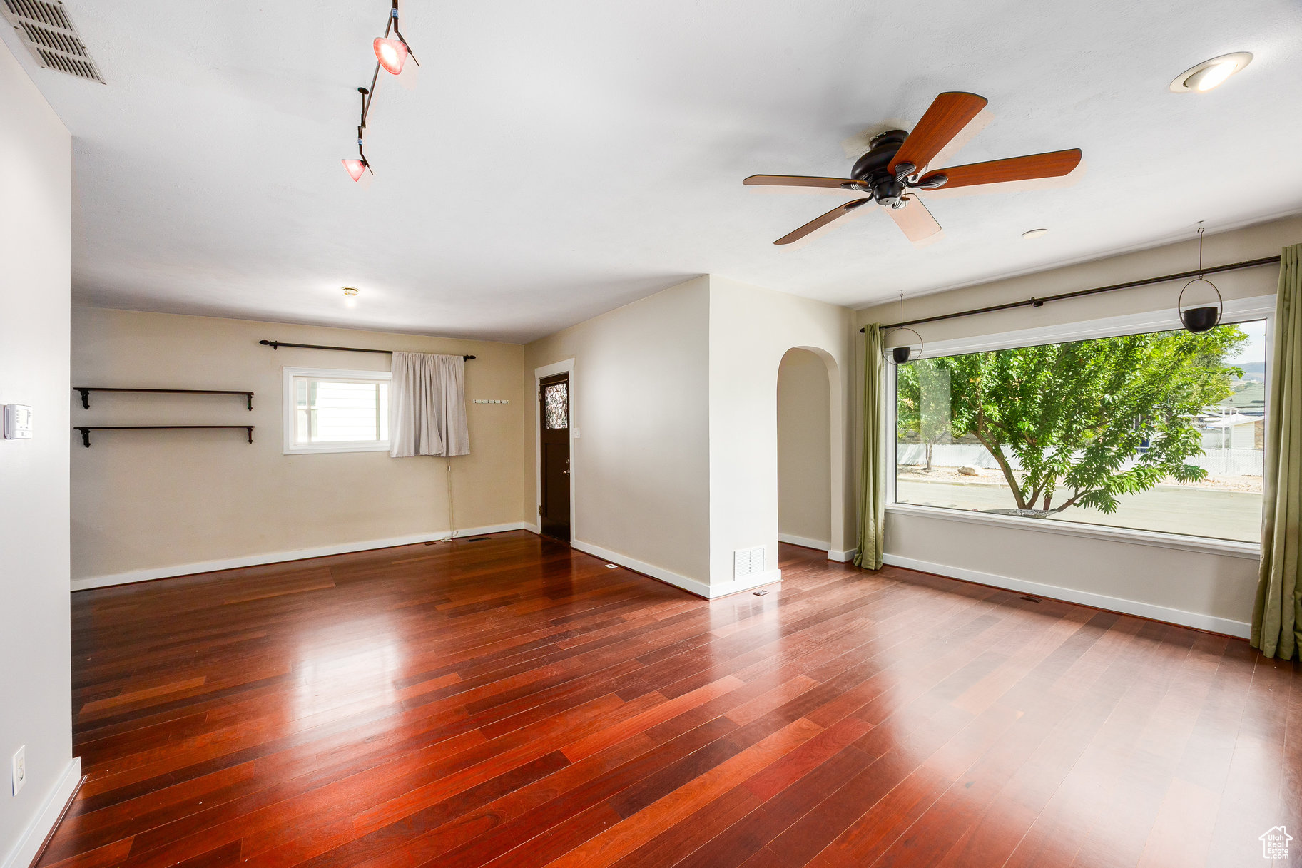 OAKWOOD - Residential