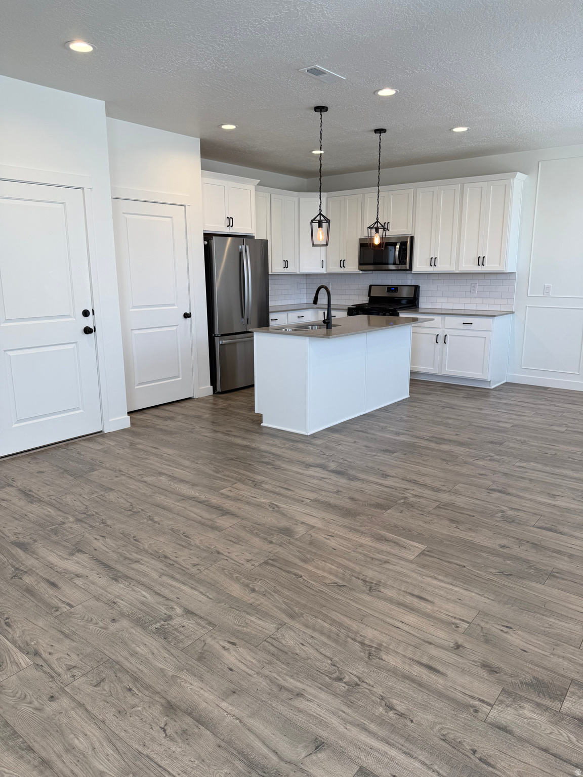 DB VALLEY VIEW TH - Residential