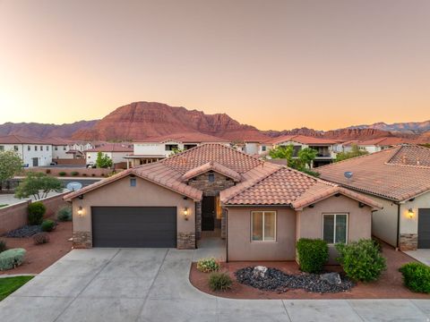 Photo of 3823 W DREAM CIR #118, Santa Clara, UT 84765 (MLS # 2156494)