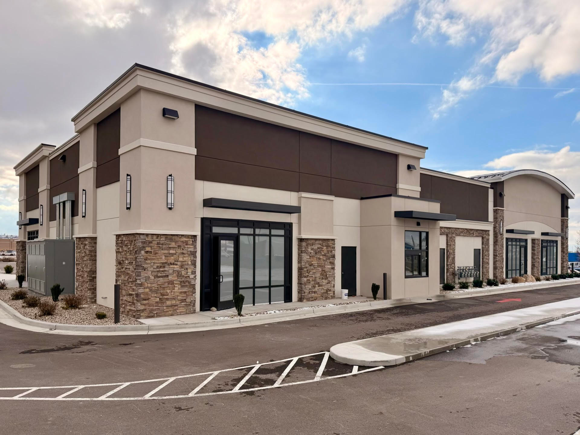 EAGLE LANDING - Commercial Lease