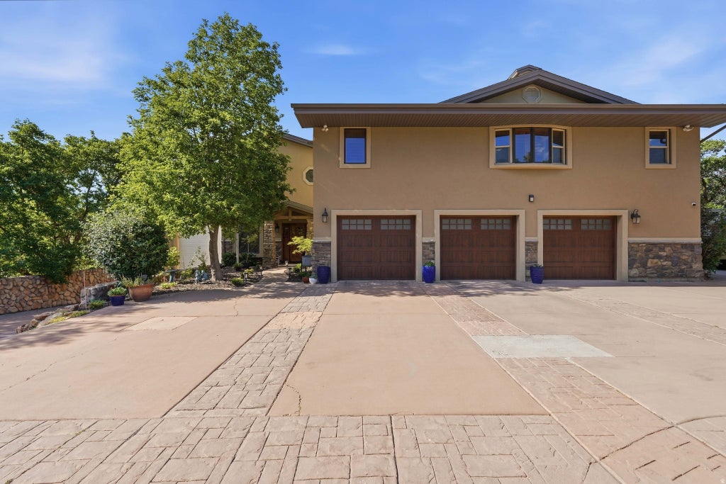 Photo of 6112 BREEZE CIR, Ogden, UT 84403 (MLS # 2167436)
