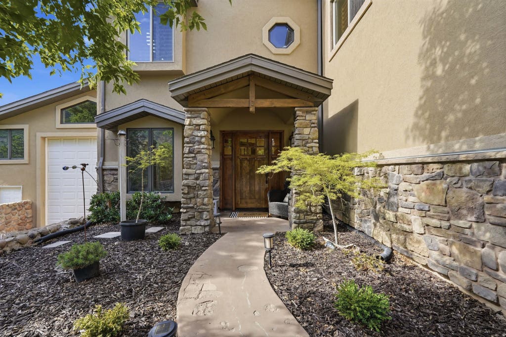 Photo of 6112 BREEZE CIR, Ogden, UT 84403 (MLS # 2167436)