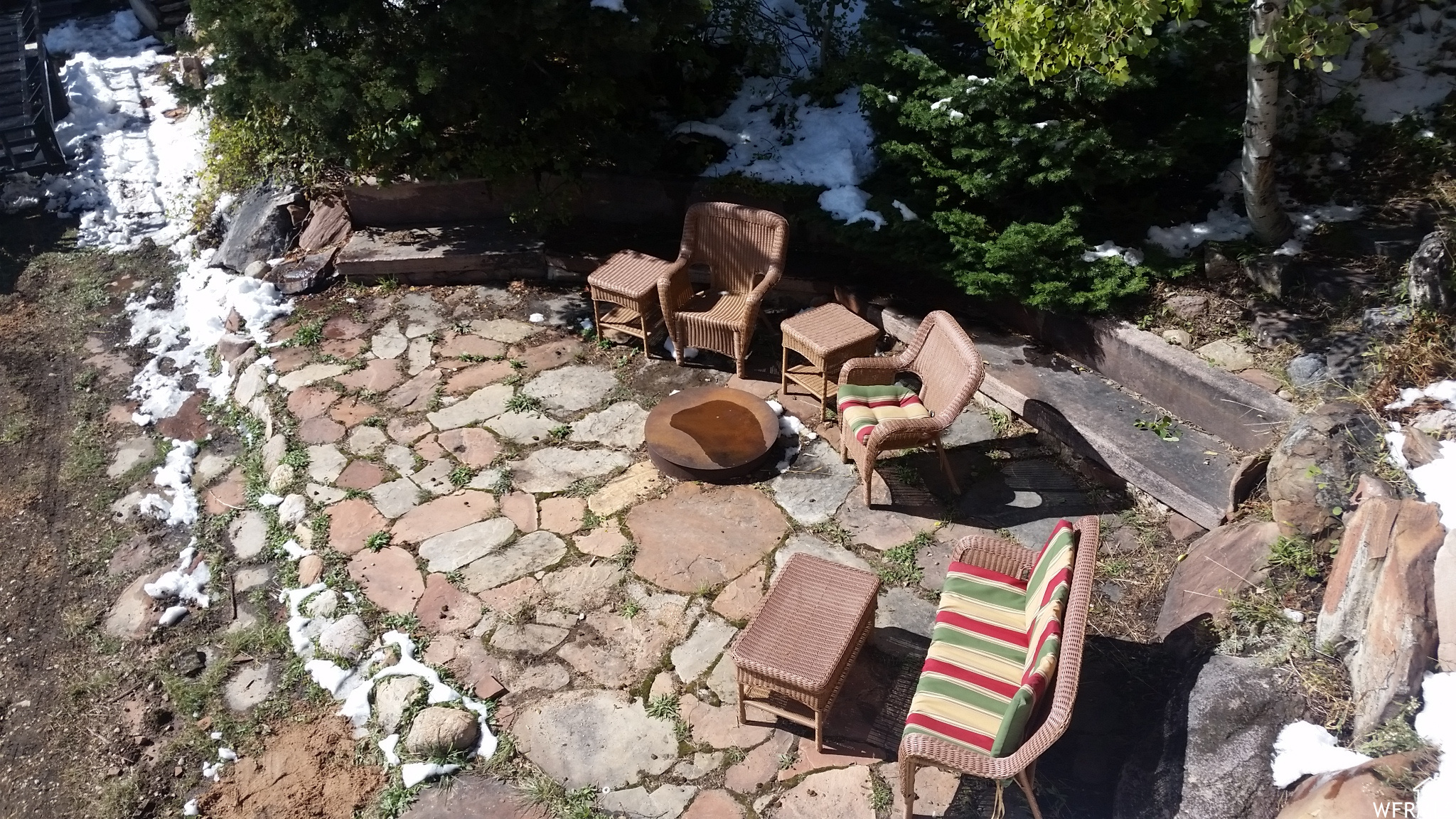 2229 DEER LOOP