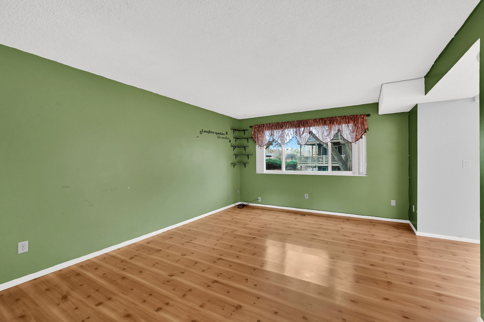 BRIARWOOD CONDOMINIUM - Residential