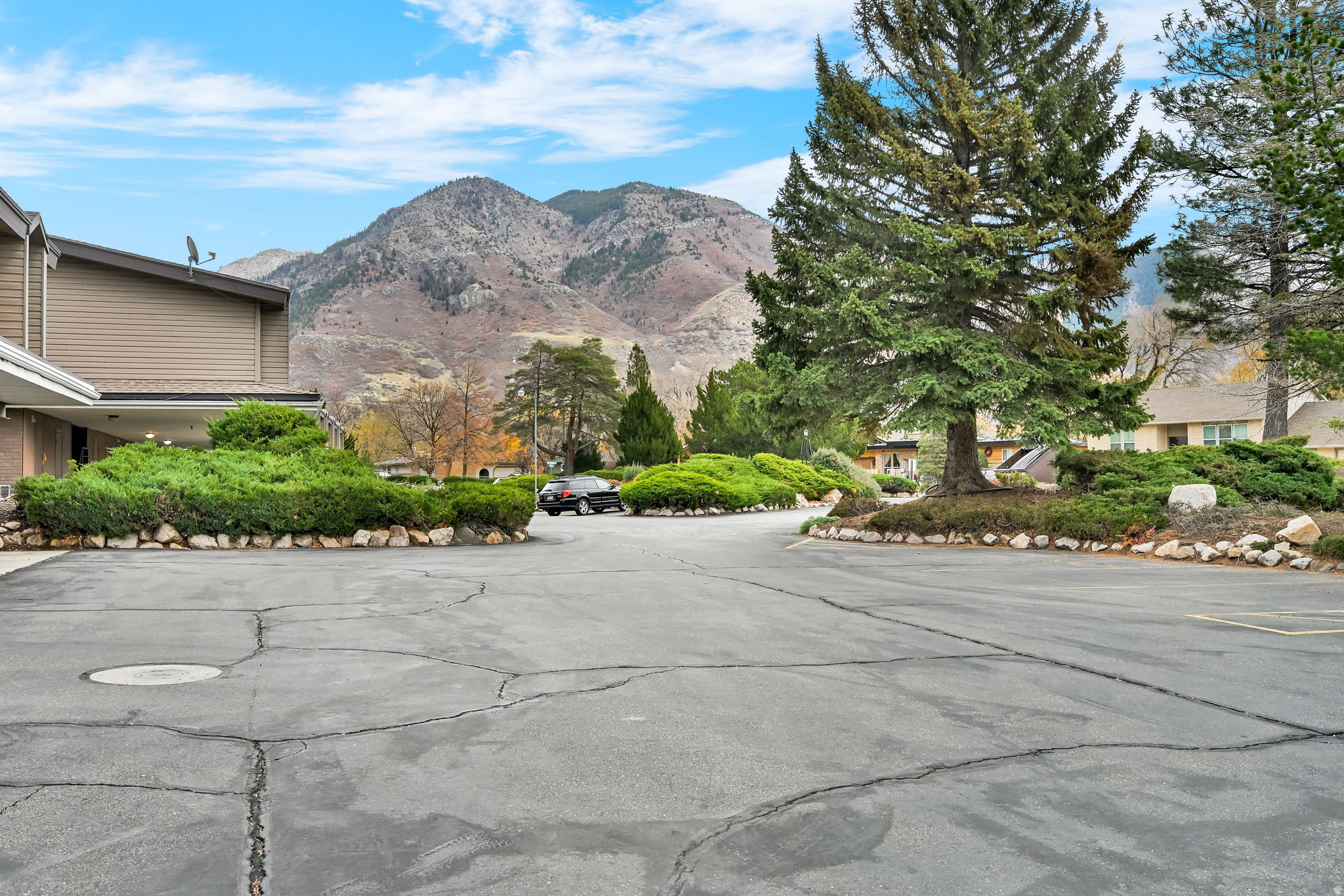 BRIARWOOD CONDOMINIUM - Residential