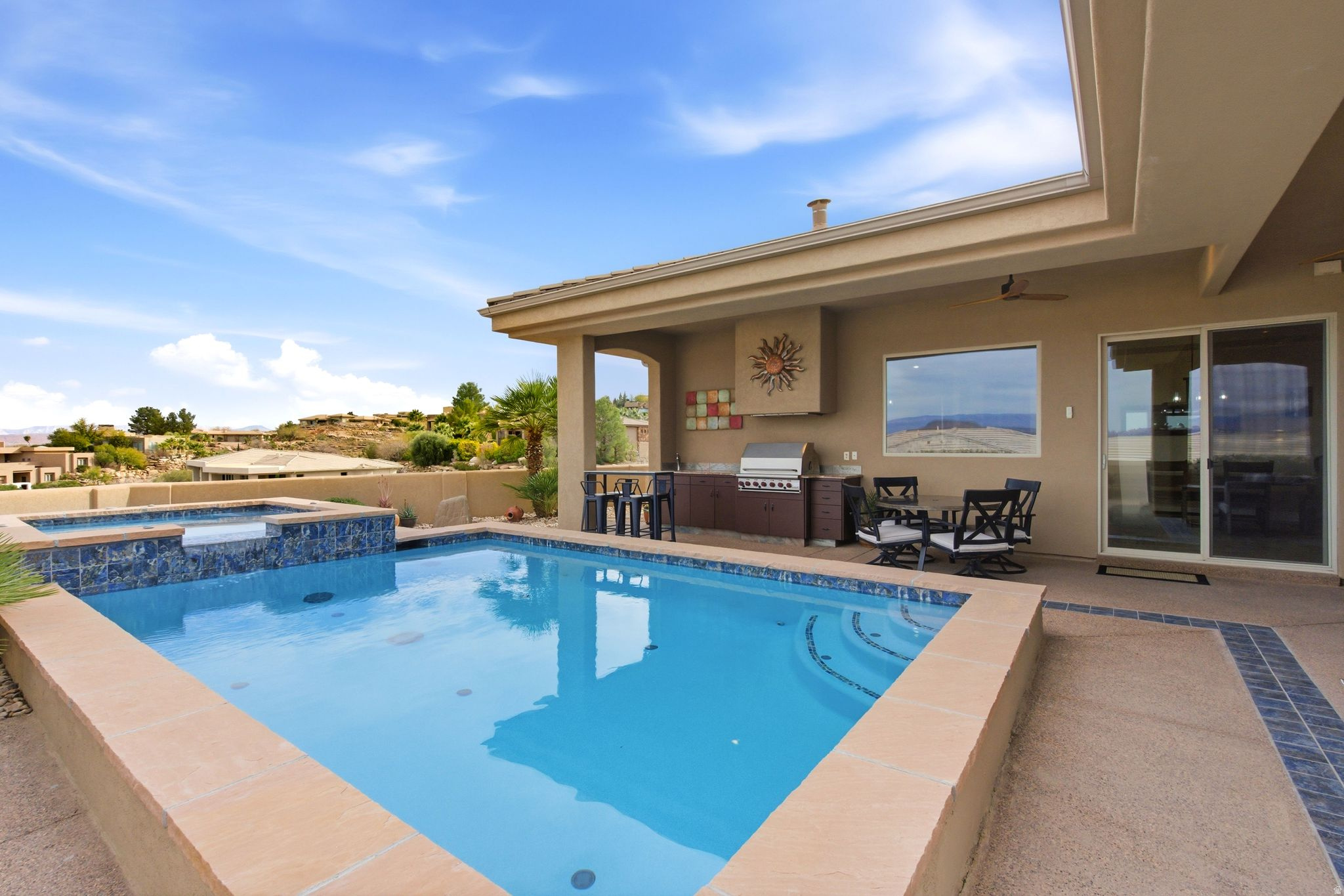 STONE CLIFF - Residential