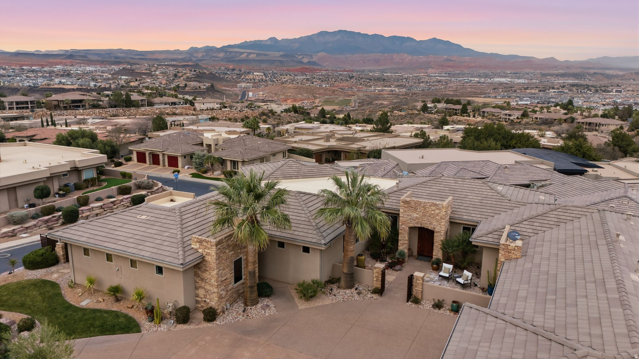 STONE CLIFF - Residential